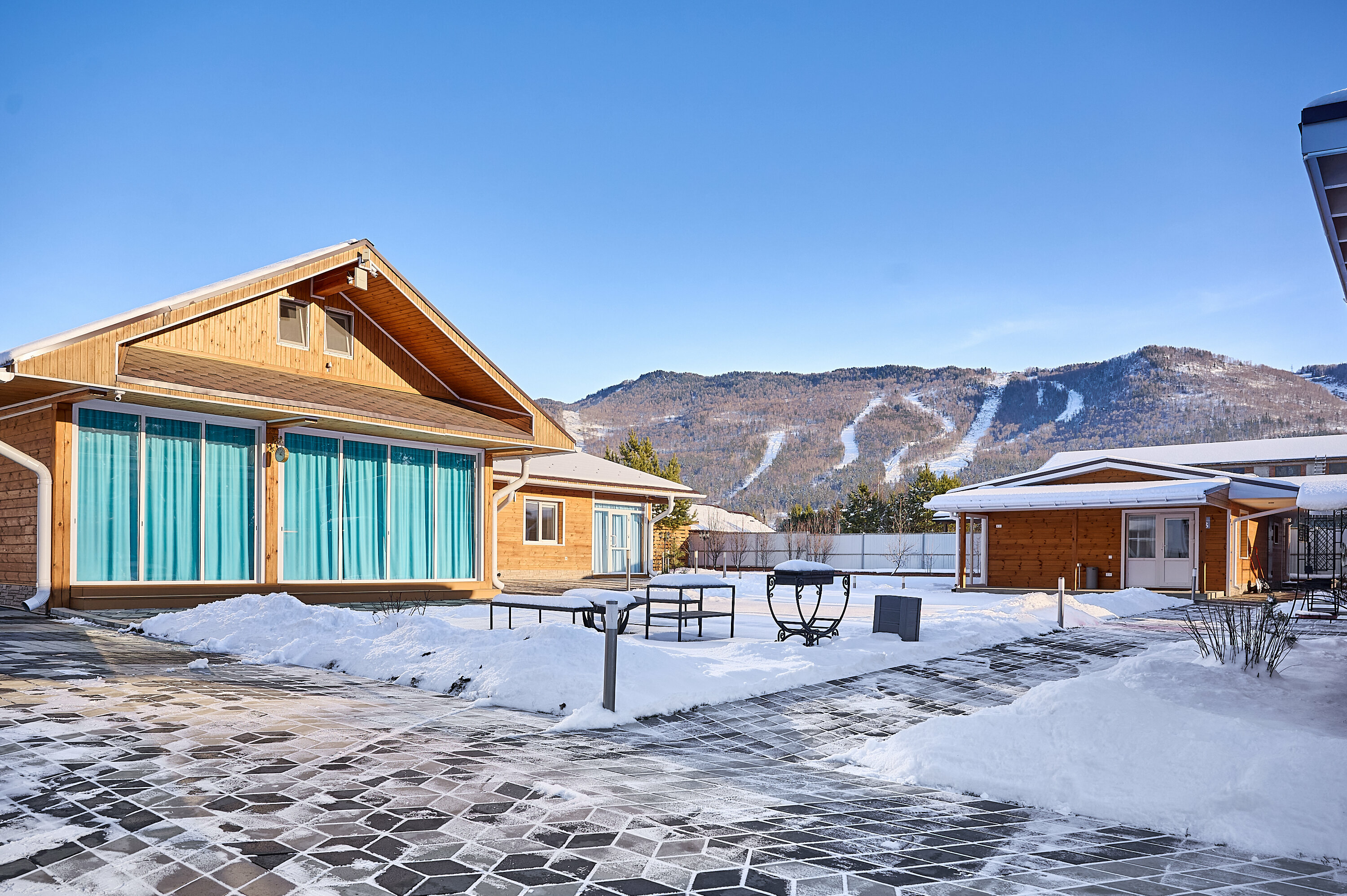 Семейный номер с видом на горы