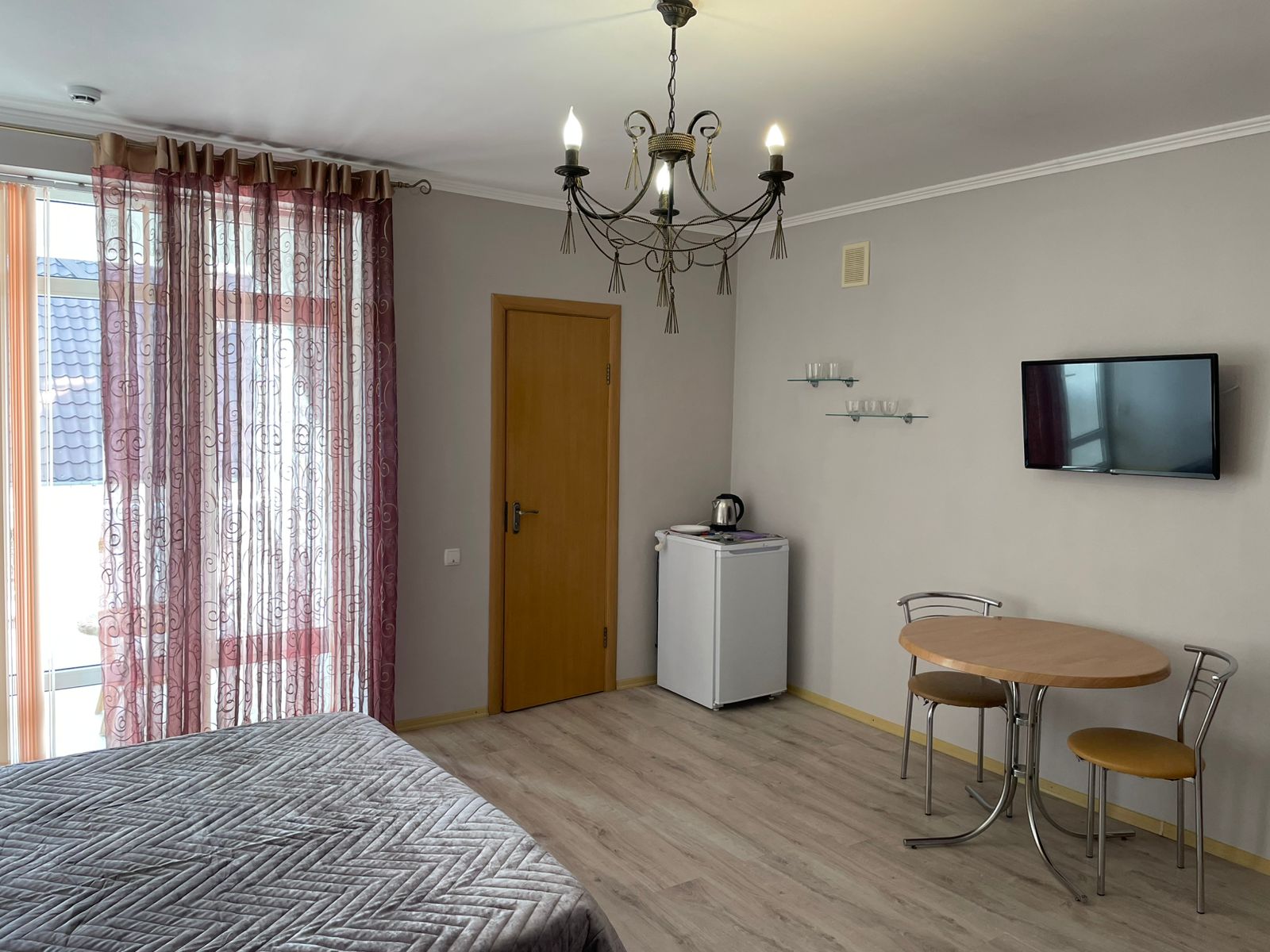 Трехместный номер с балконом