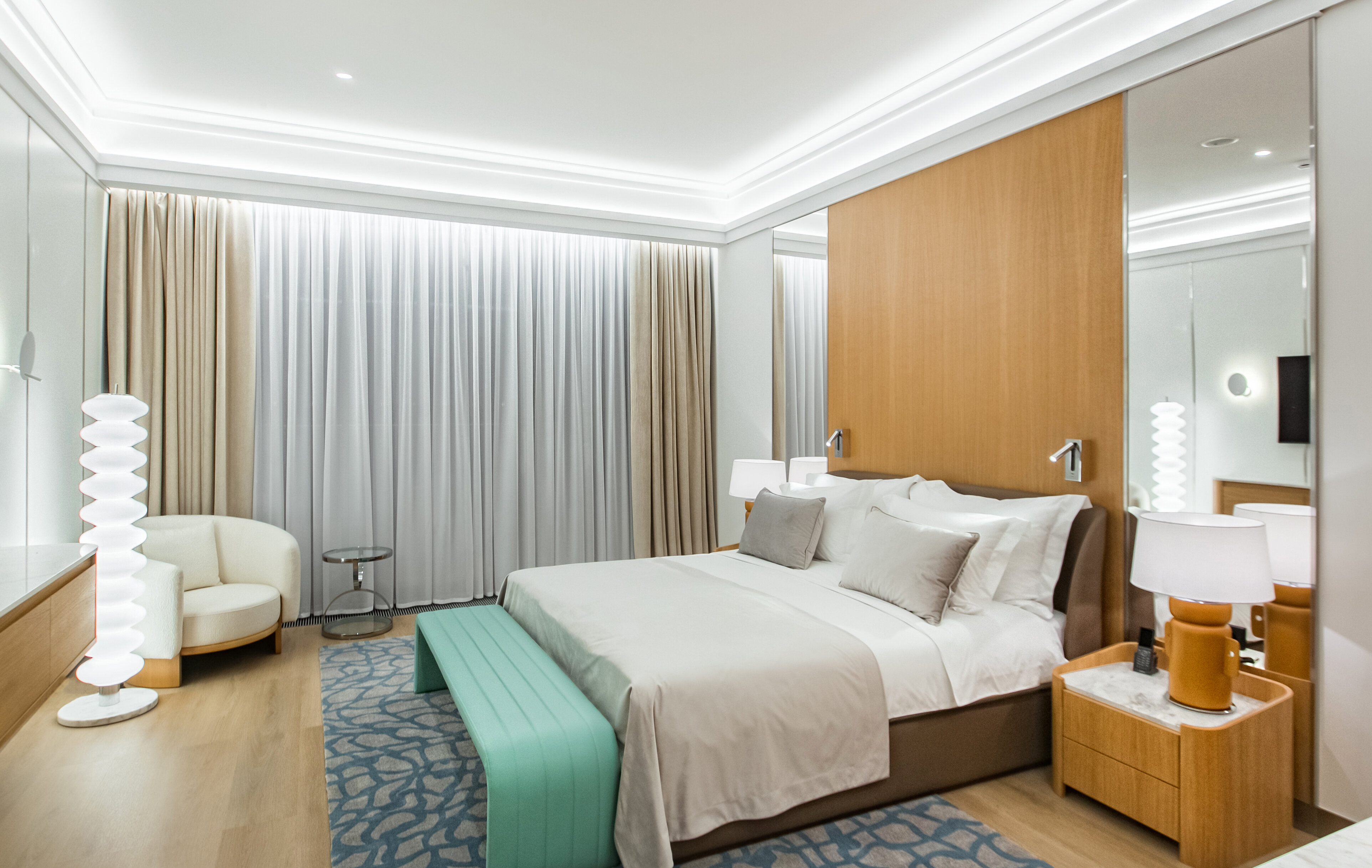 Делюкс c одной большой кроватью