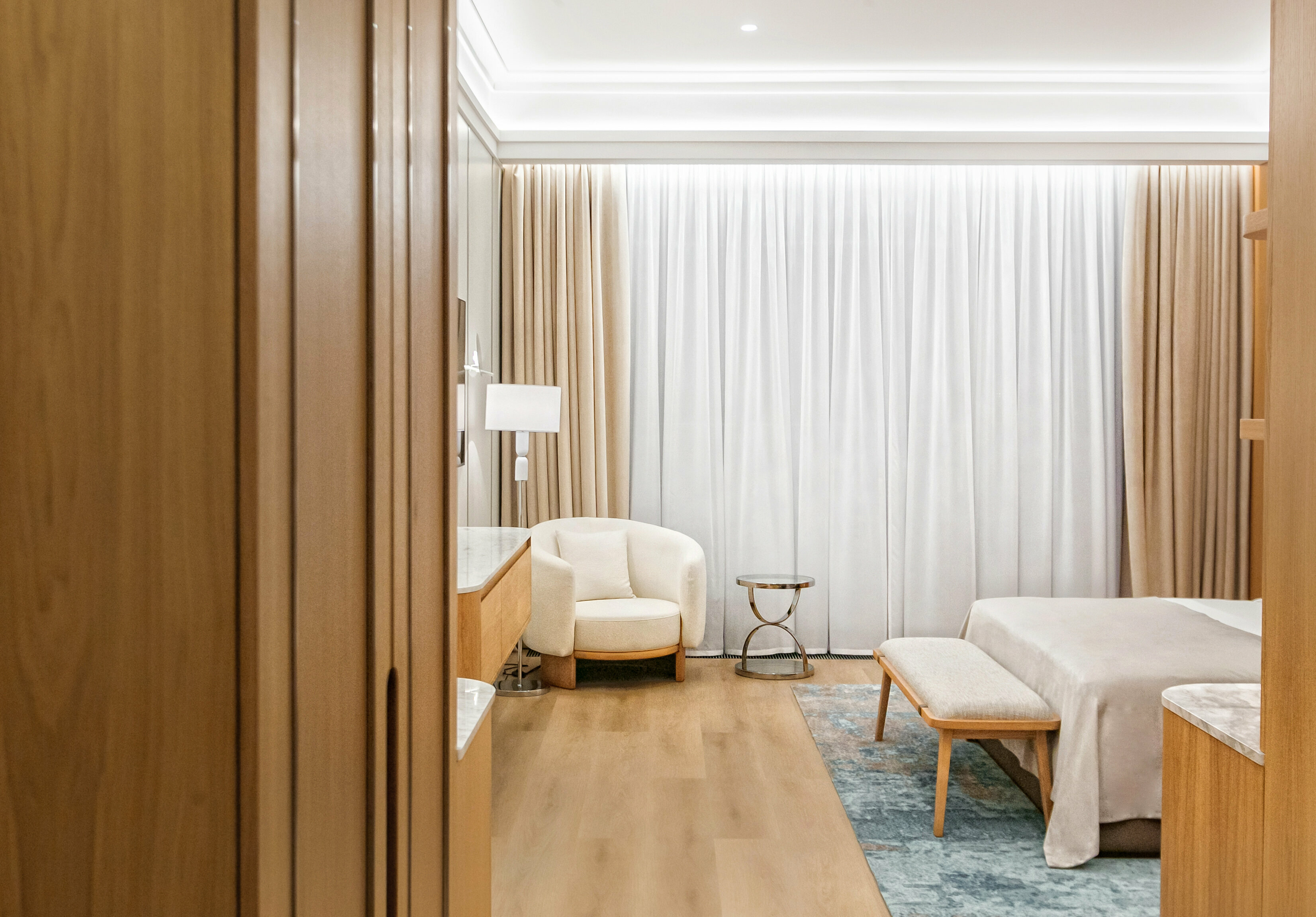 Супериор с одной большой кроватью