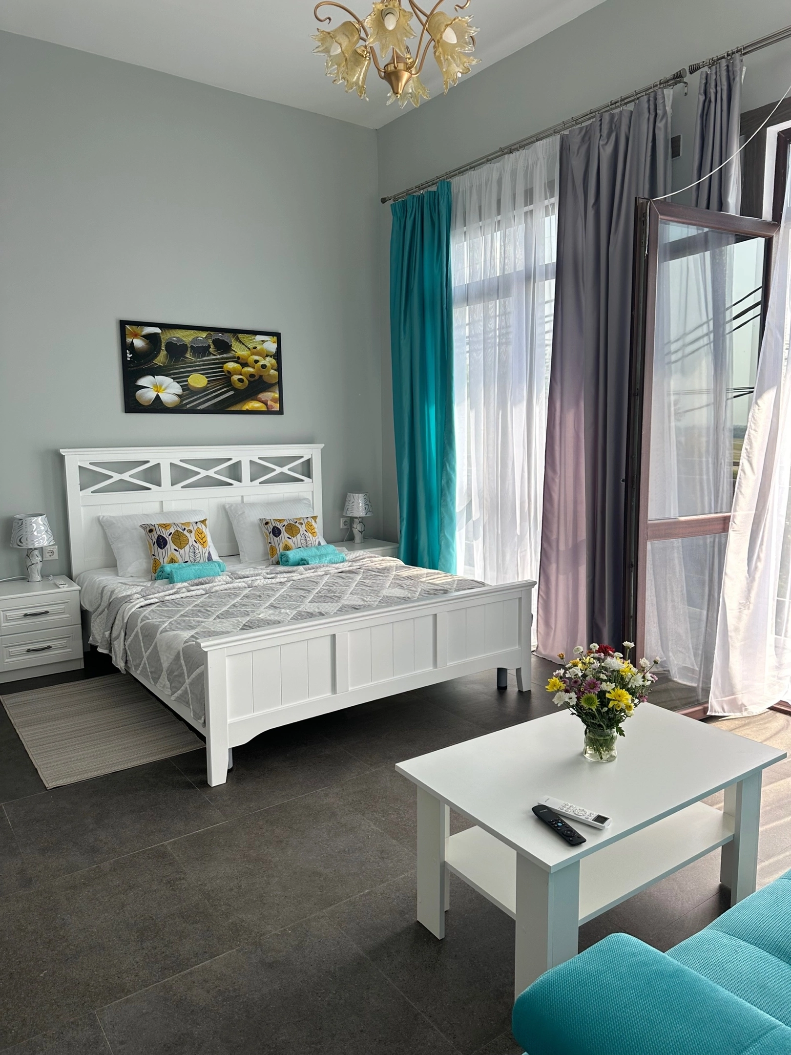 Двухместный номер Делюкс с 1 кроватью и боковым видом на море