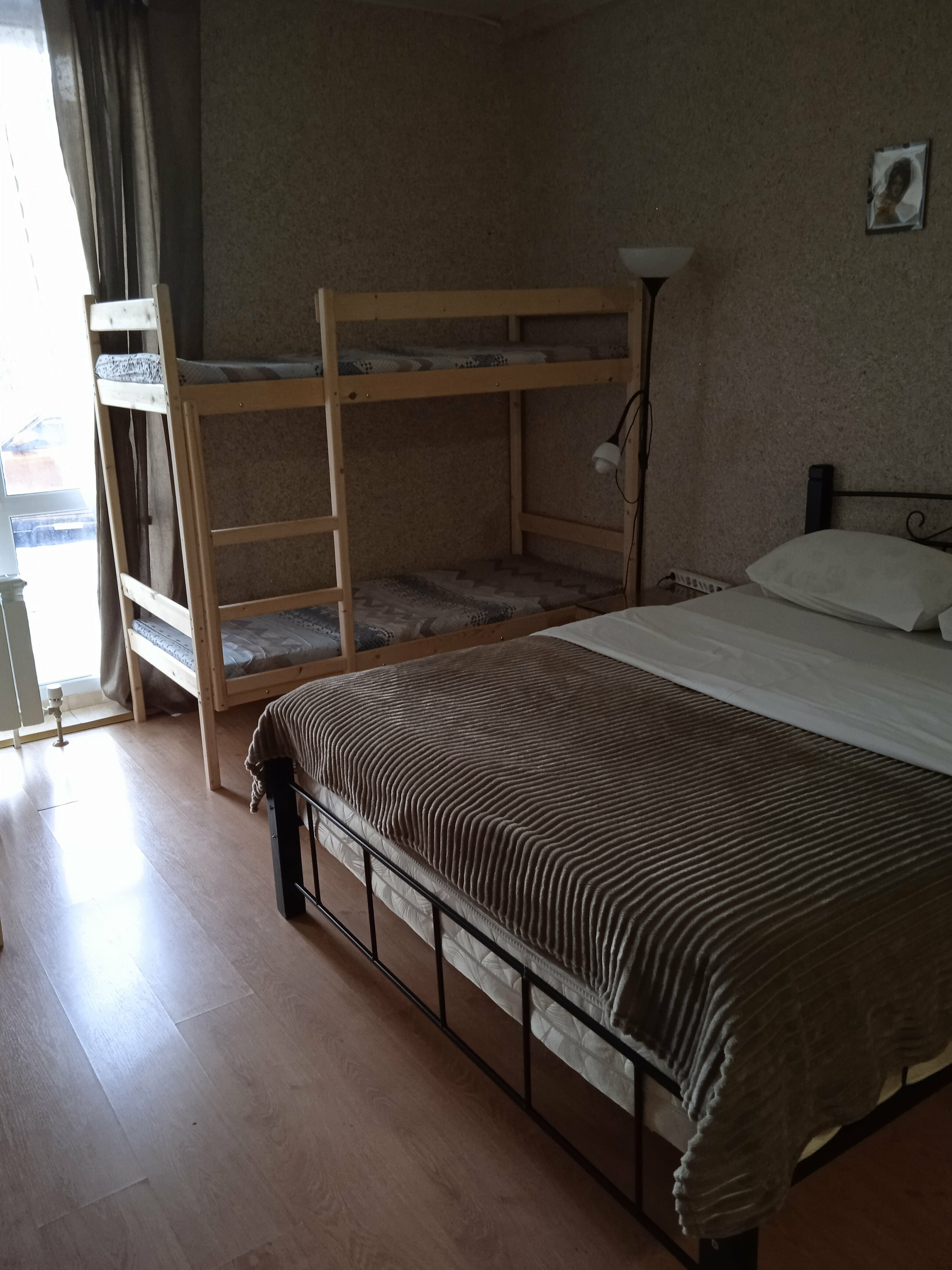 Cемейный номер с собственной ванной комнатой