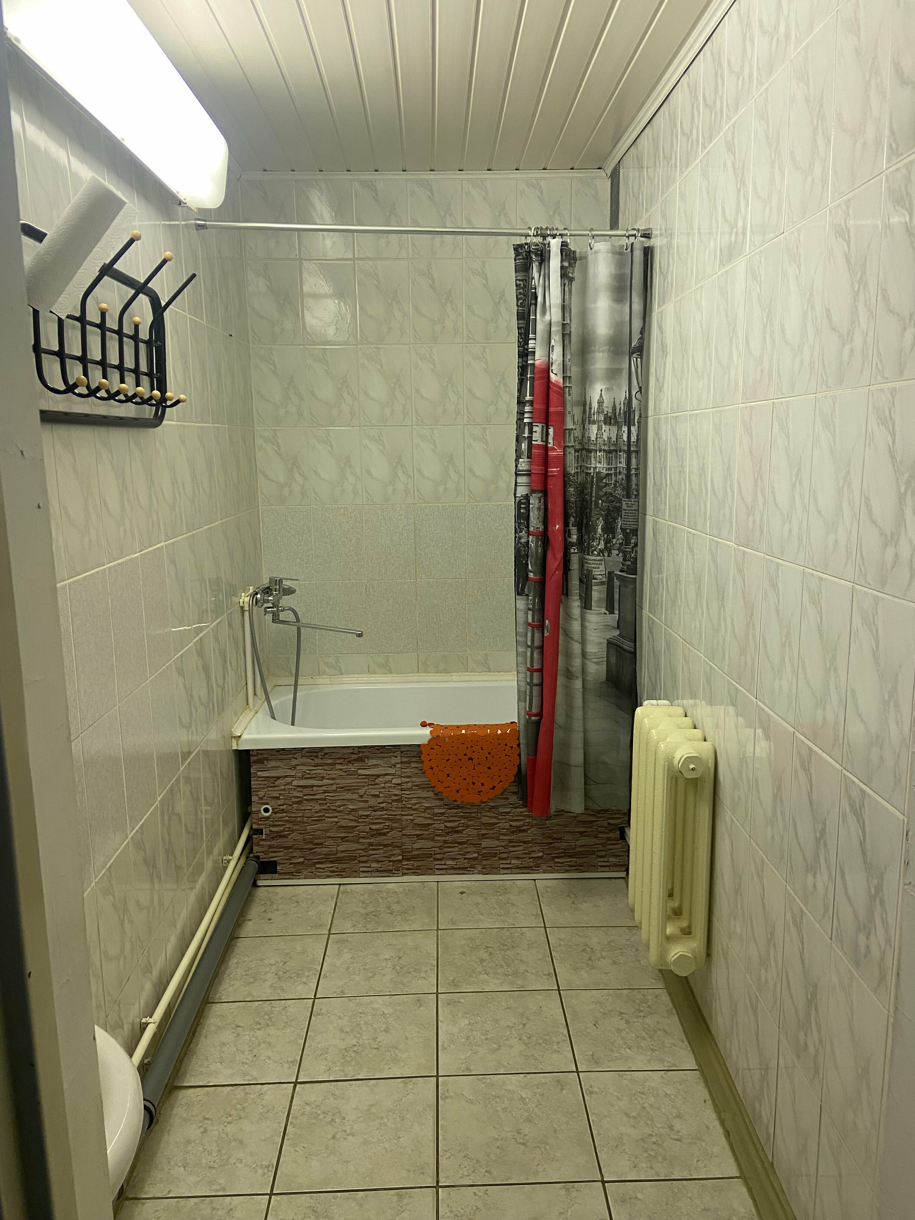 Четырехместный номер с общей ванной комнатой