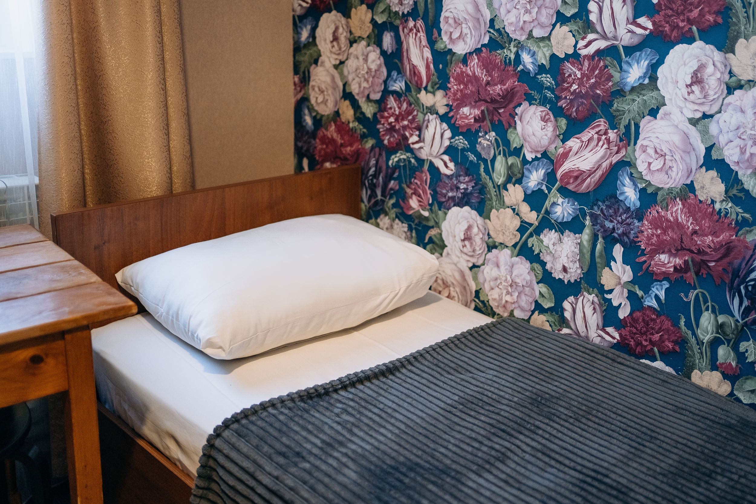 Двухместный номер с 2 отдельными кроватями и общей ванной комнатой