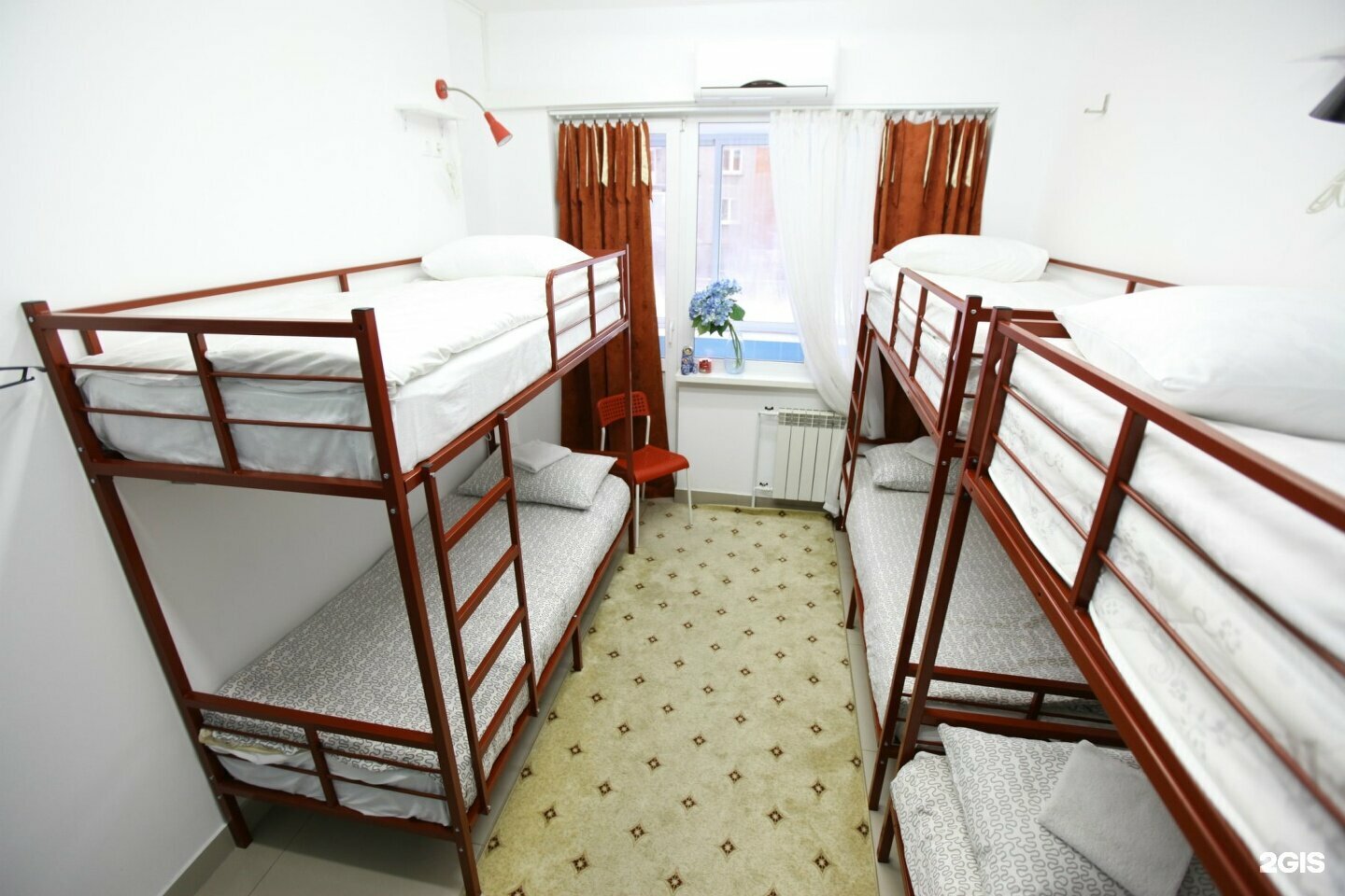 Общий номер для женщин с 6 кроватями