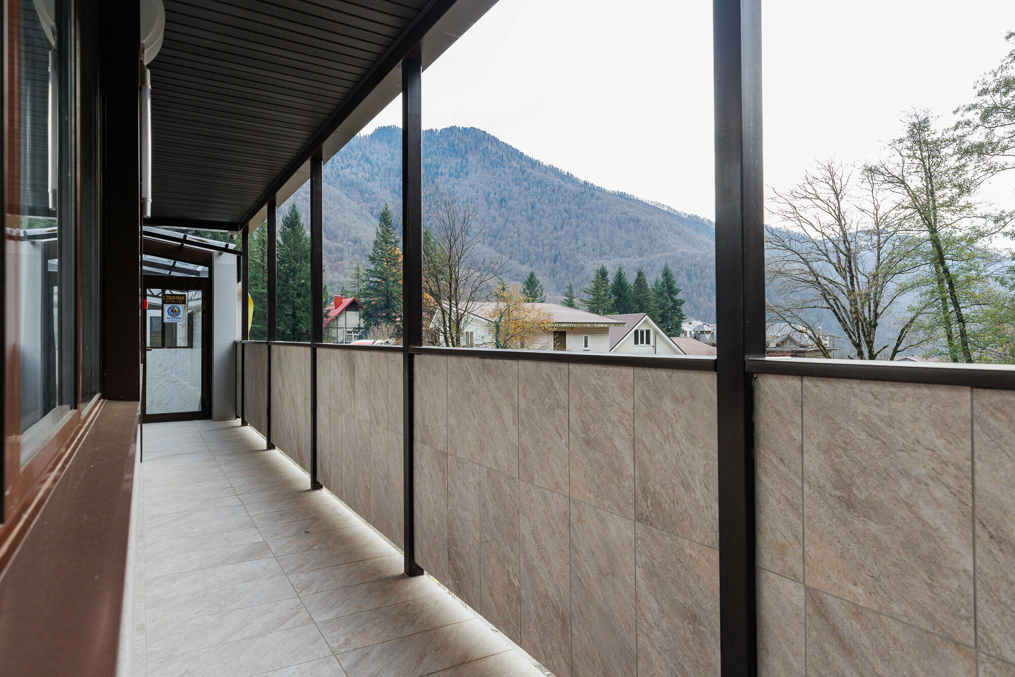 Стандарт | вид на горы и реку