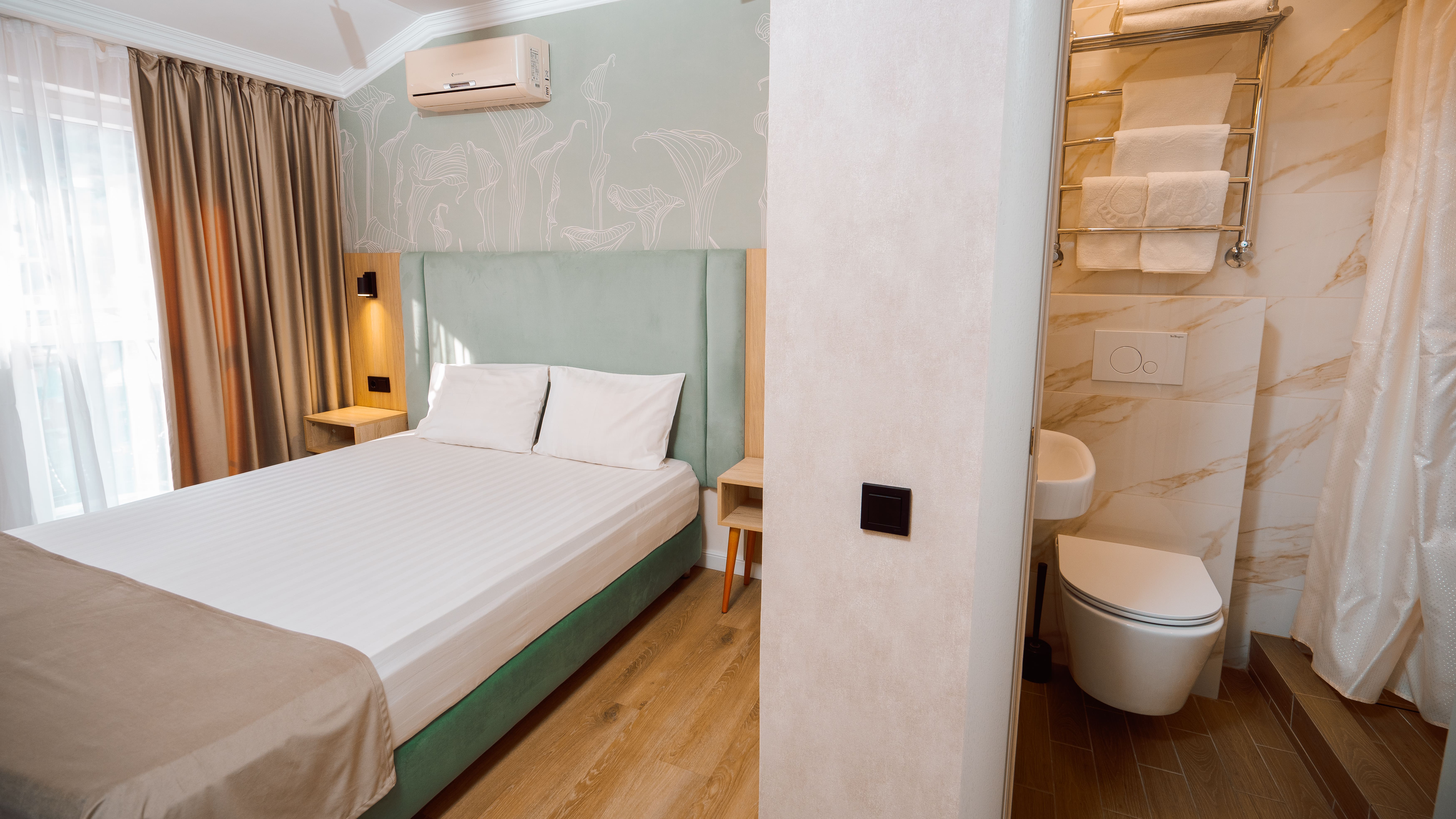 Стандартный двухместный номер с 1 кроватью или 2 отдельными кроватями и балконом