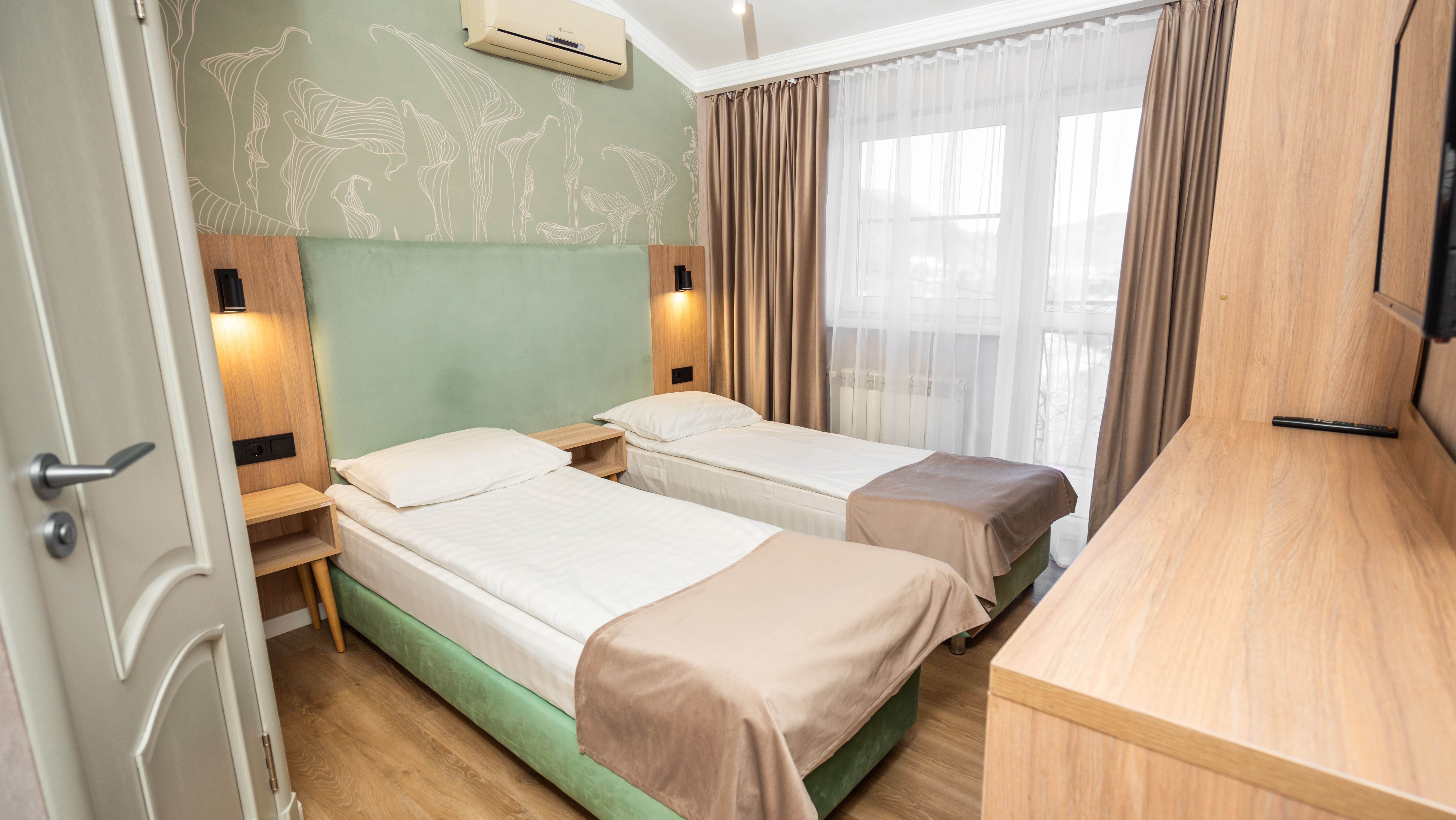 Стандартный двухместный номер с 1 кроватью или 2 отдельными кроватями и балконом