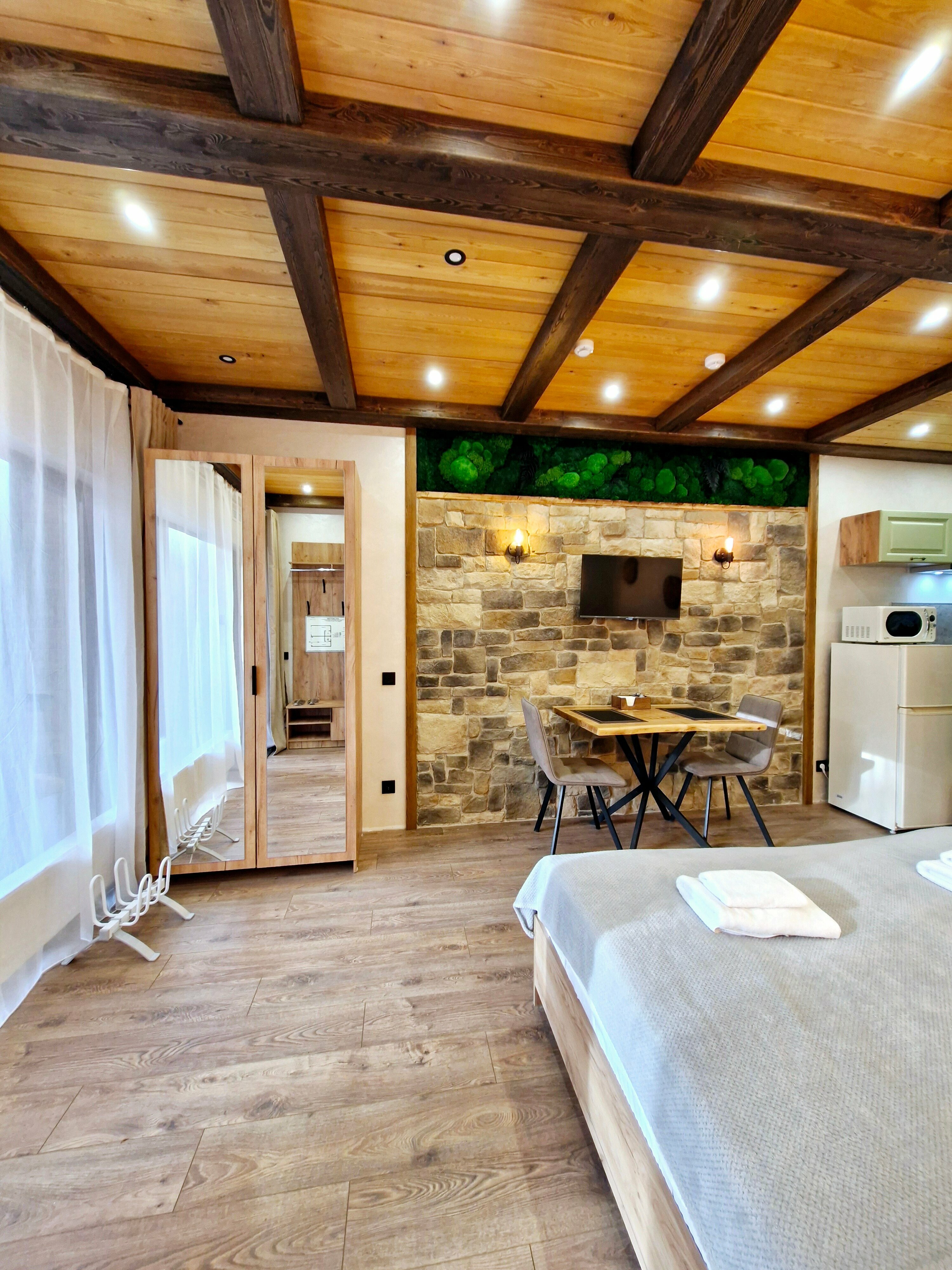 Апартамент-студия с террасой на 1 этаже