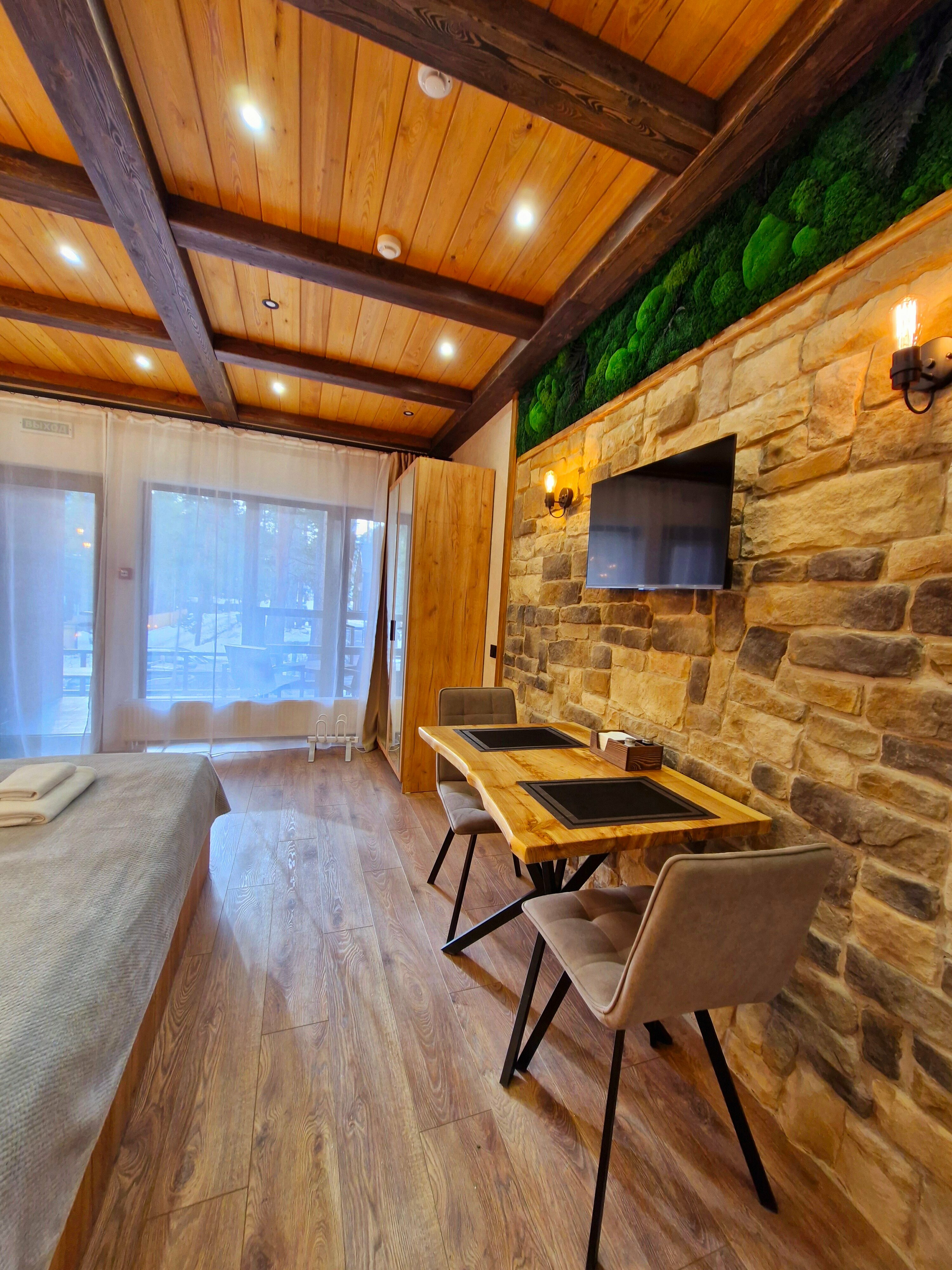 Апартамент-студия с террасой на 1 этаже