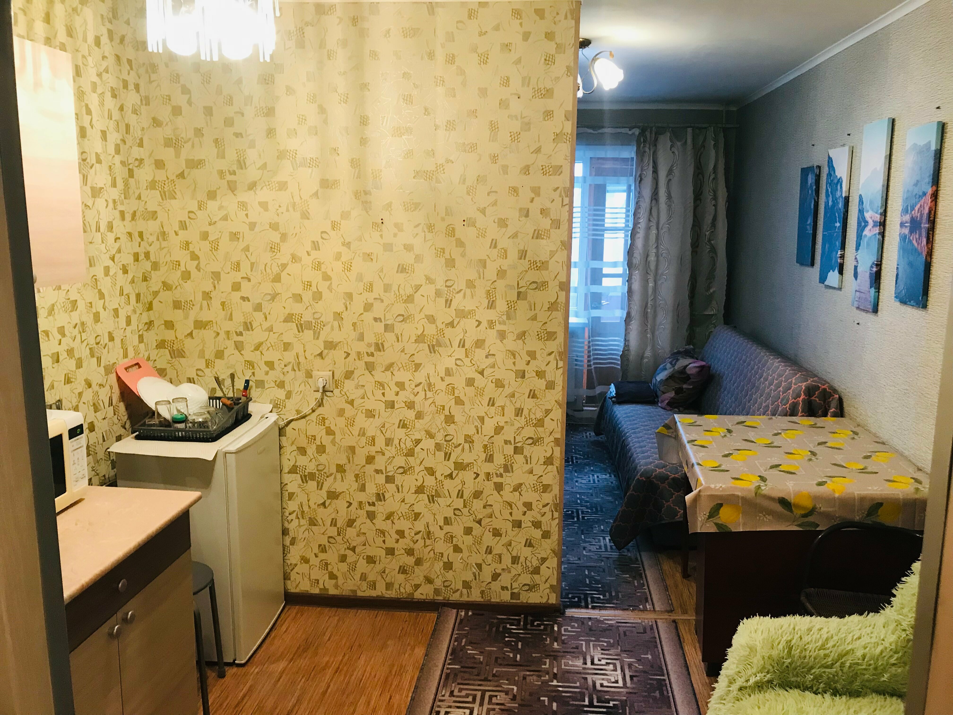 Четырехместный номер эконом-класса с общей ванной комнатой