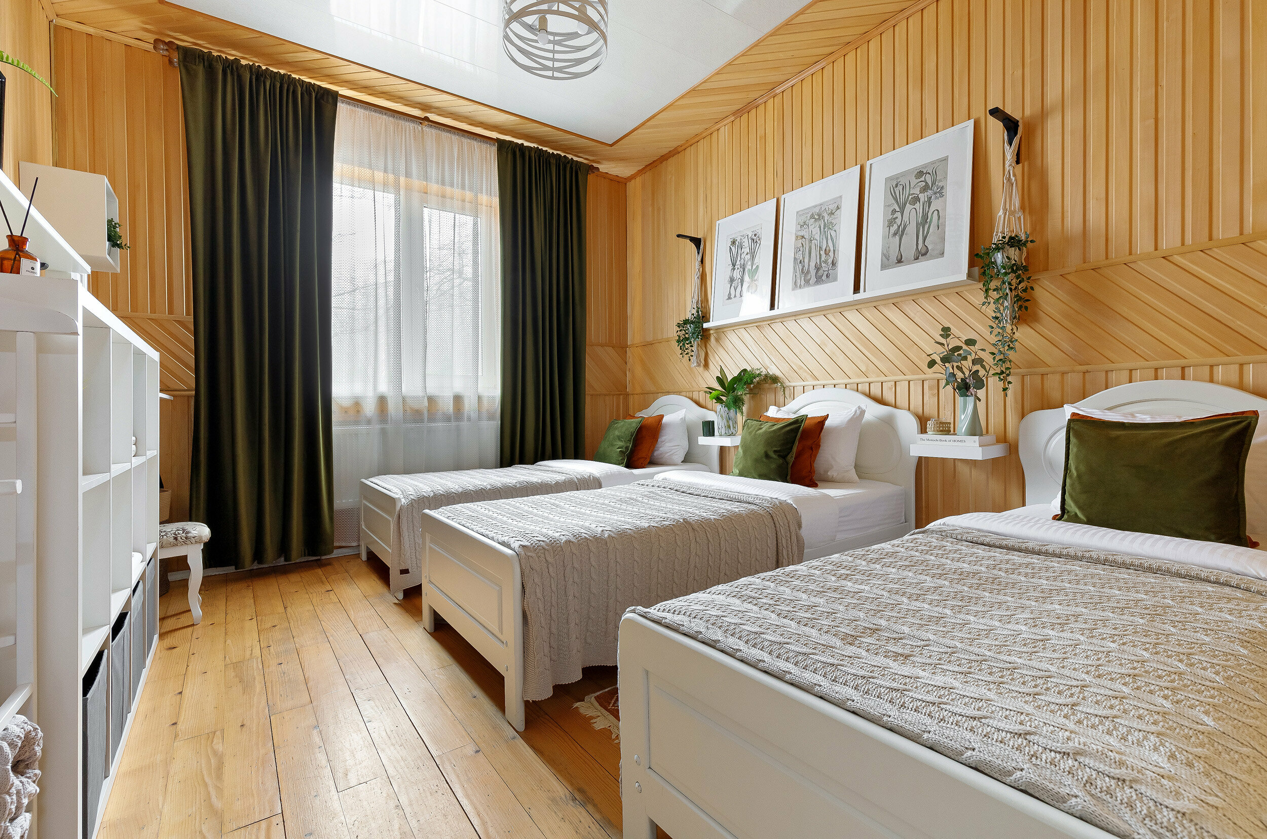 Трехместный номер «Комфорт» с душем