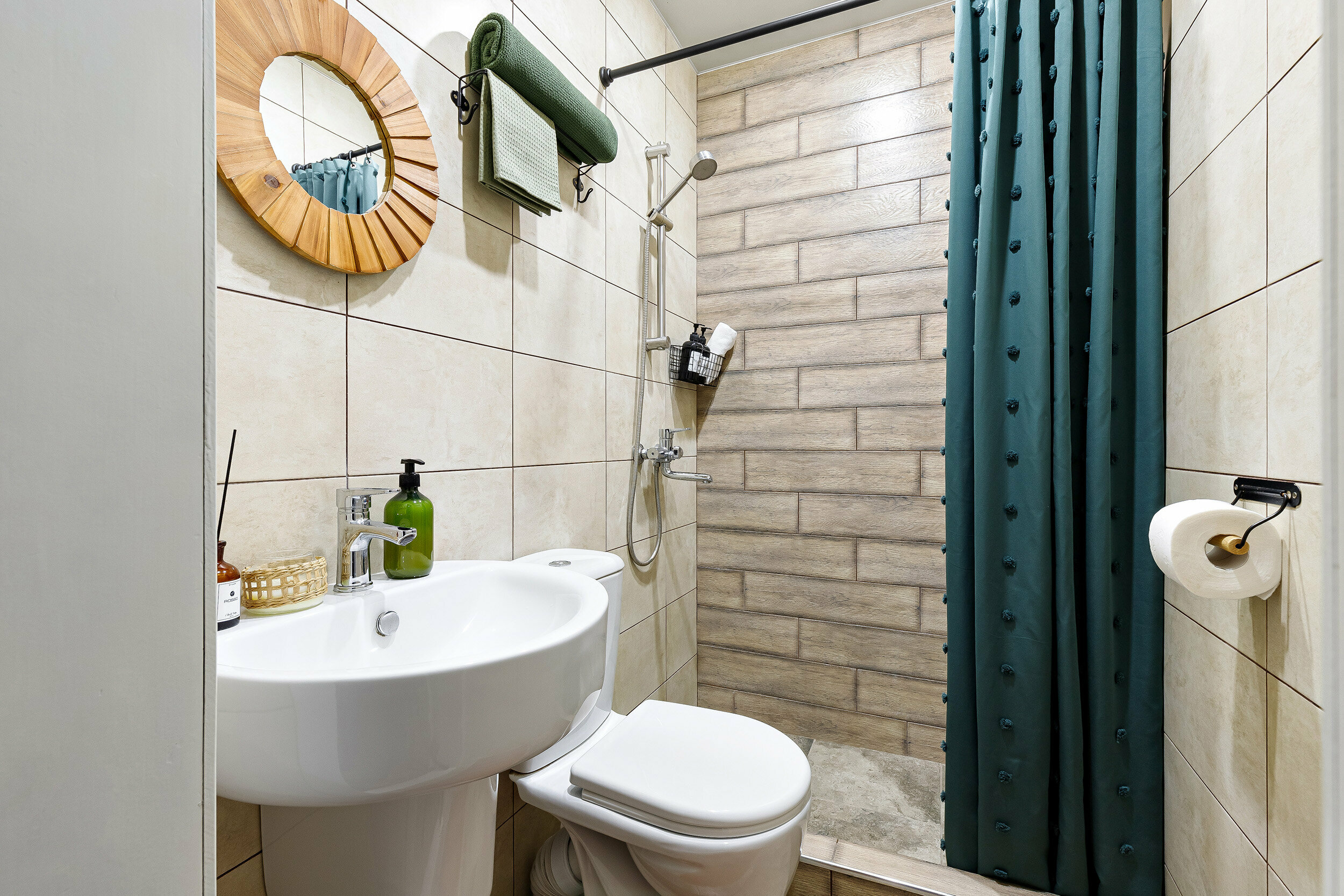 Трехместный номер «Комфорт» с душем