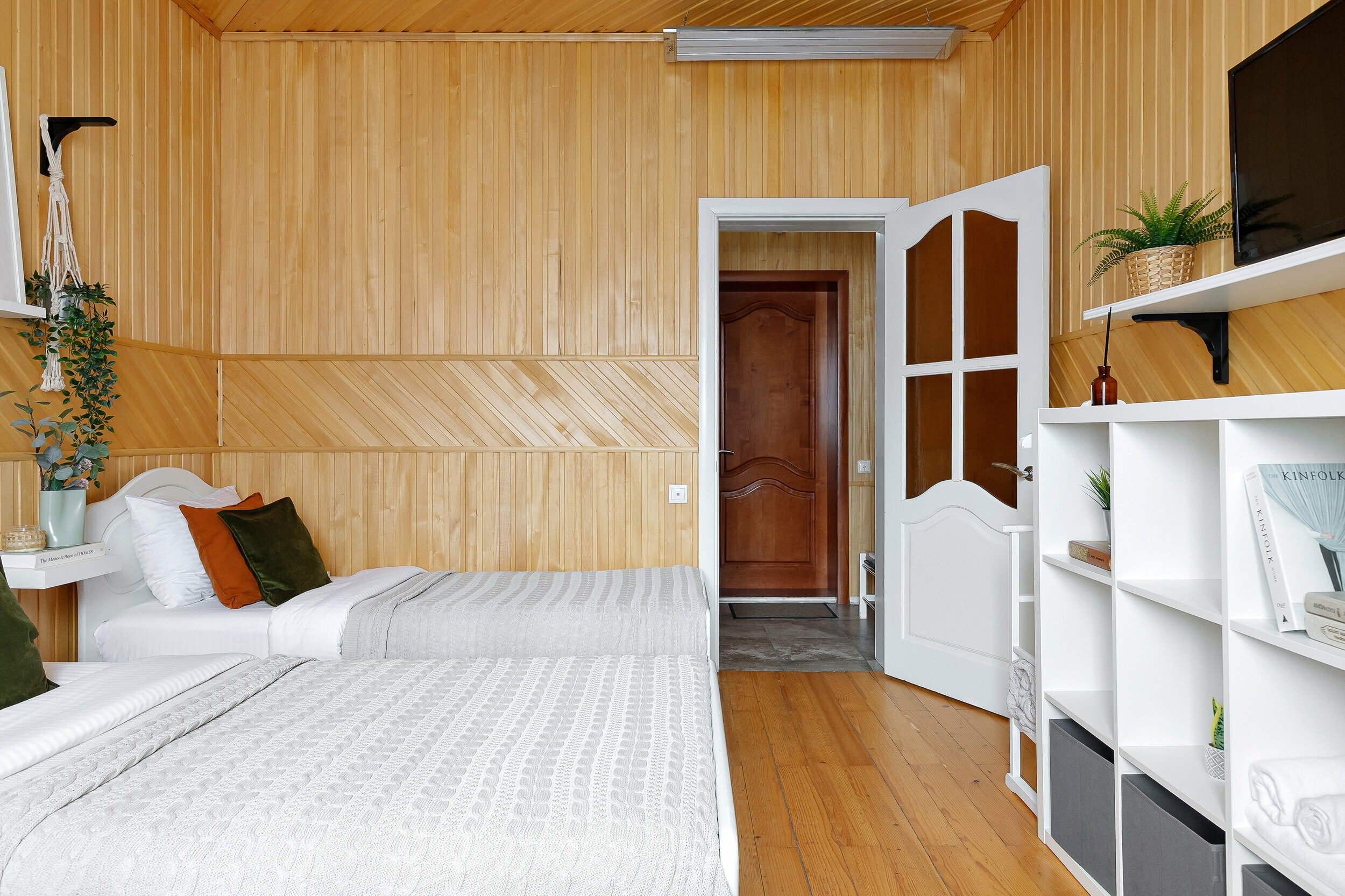 Трехместный номер «Комфорт» с душем