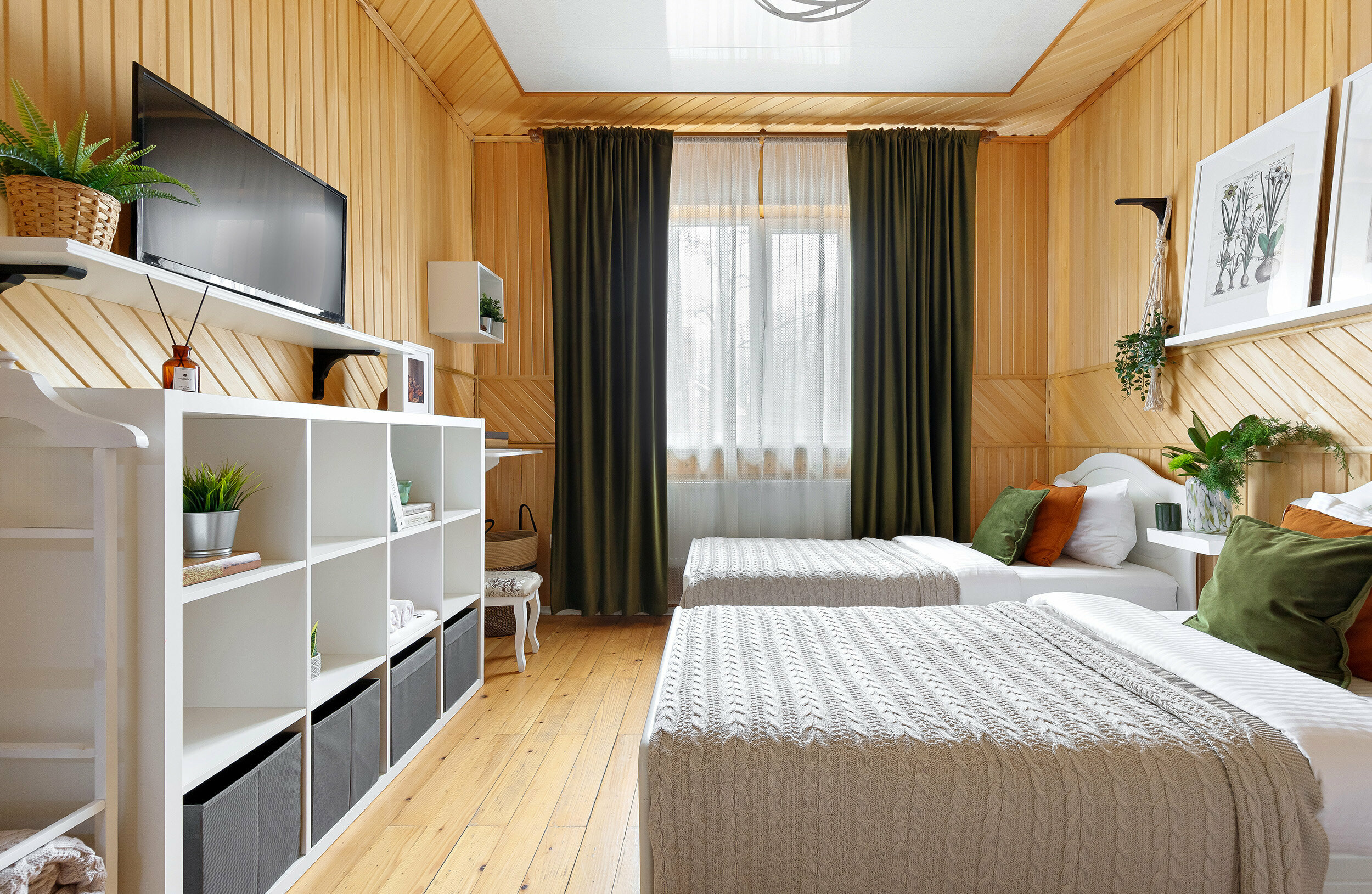 Трехместный номер «Комфорт» с душем