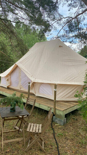 Четырехместный номер с видом на озеро в Вéззика