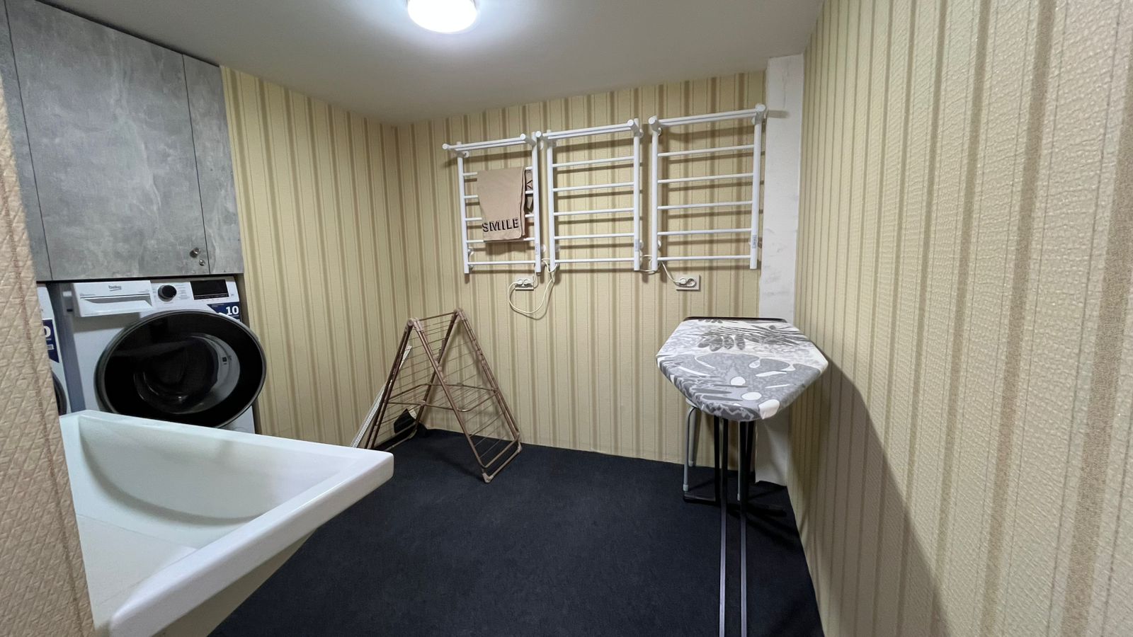 Общий номер для мужчин и женщин с 8 кроватями