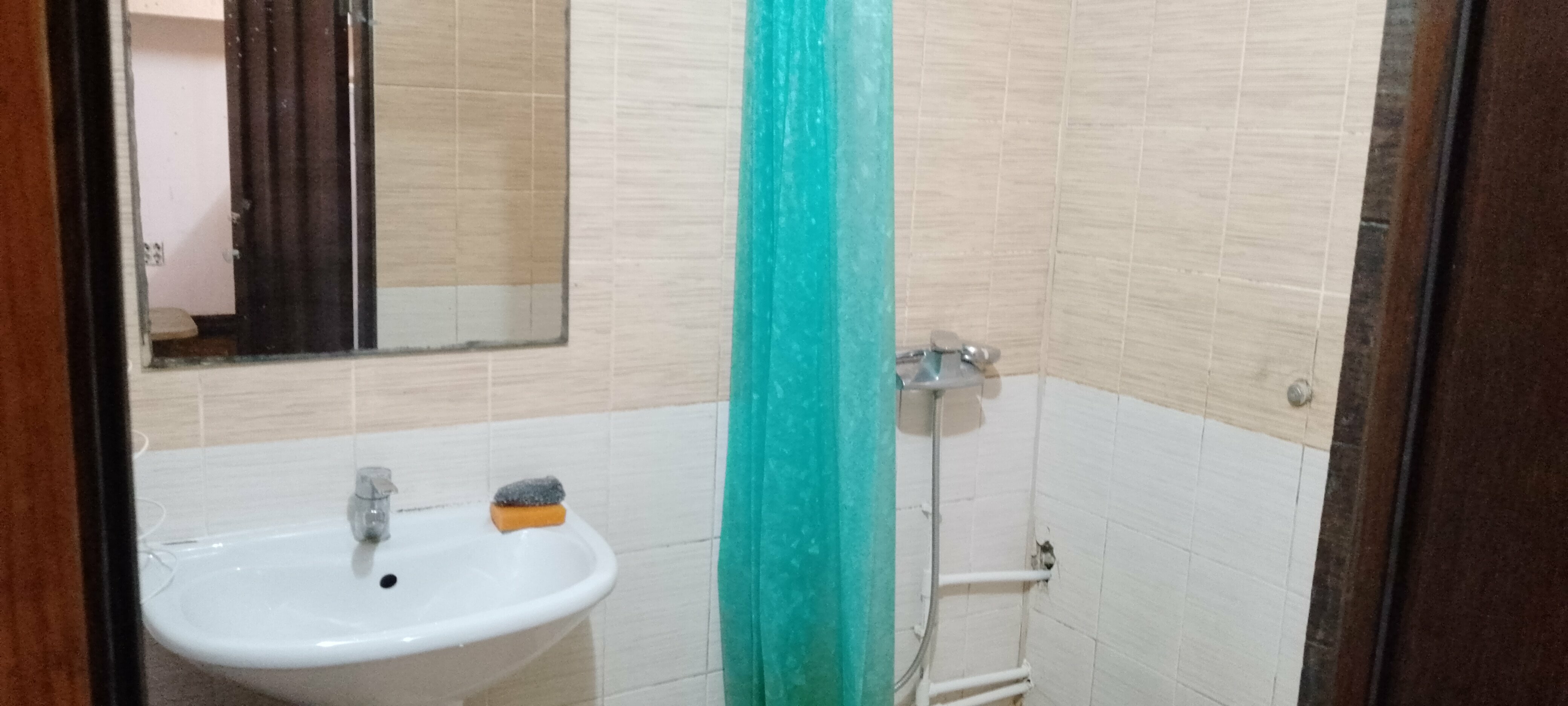 Кровать в общем 8-местном номере