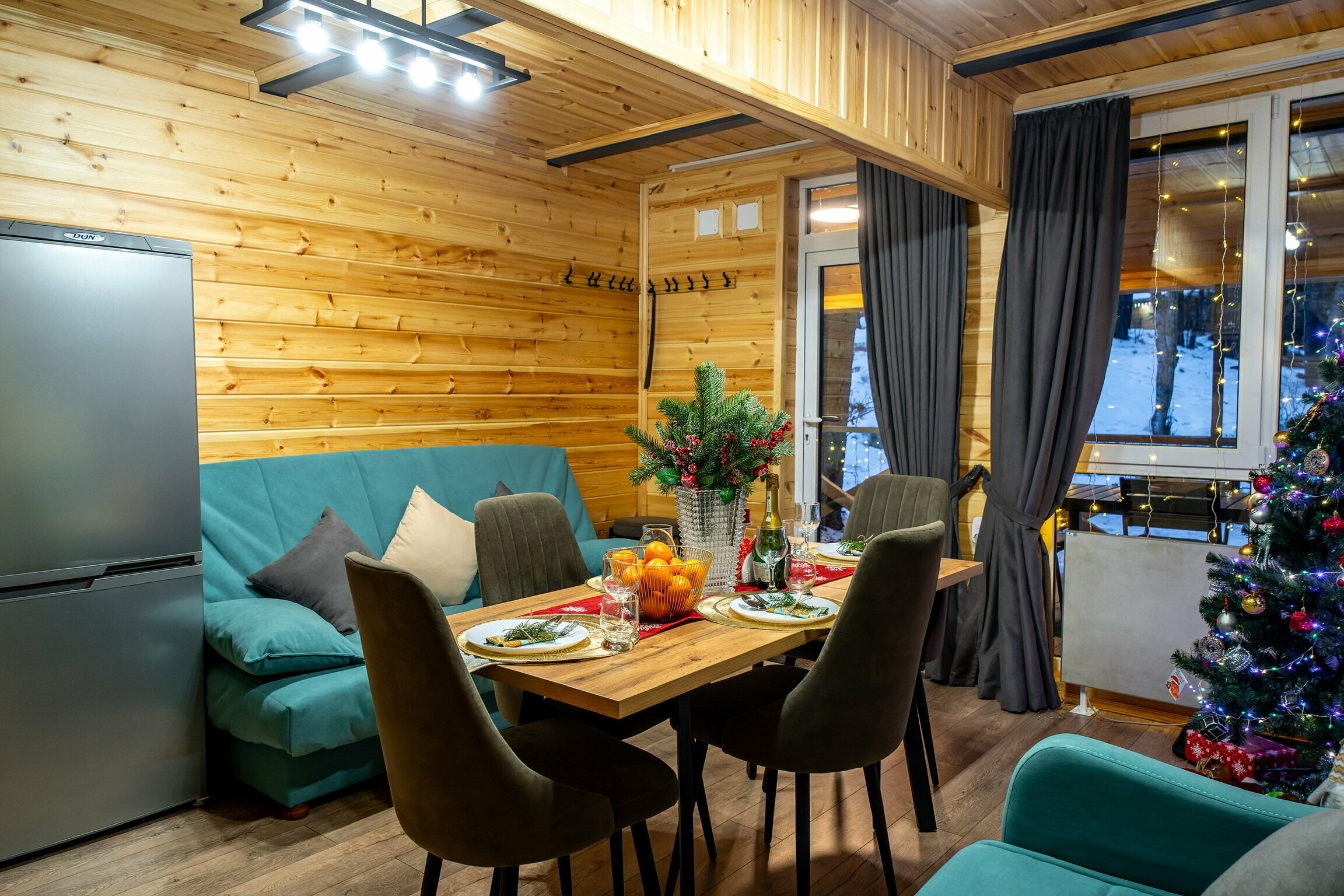 Семейный номер с видом на горы