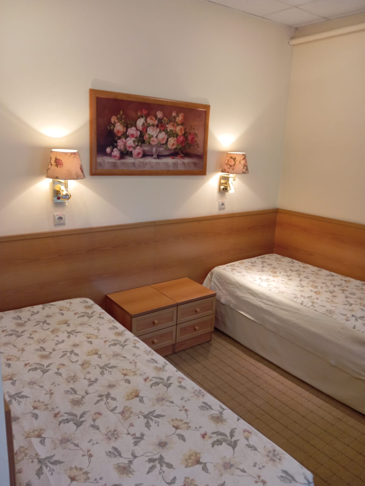 Двухместный номер эконом-класса с 2 отдельными кроватями