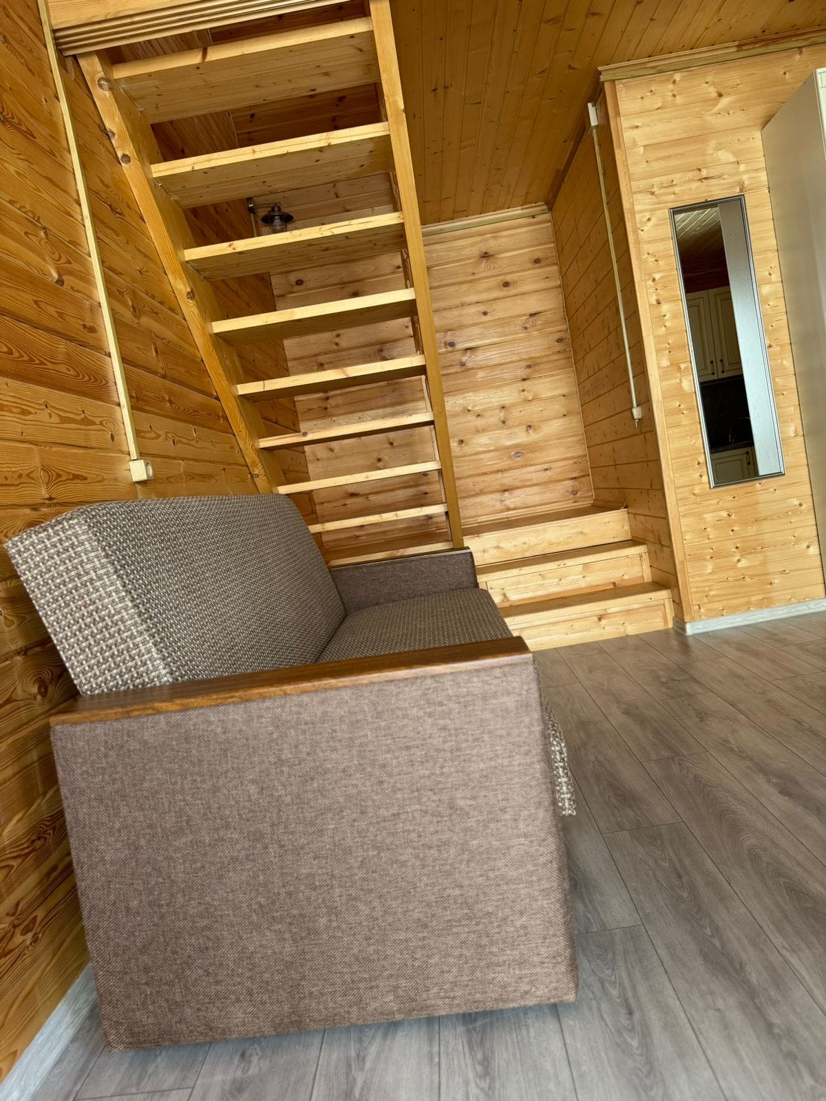 Двухуровневый четырехместный номер