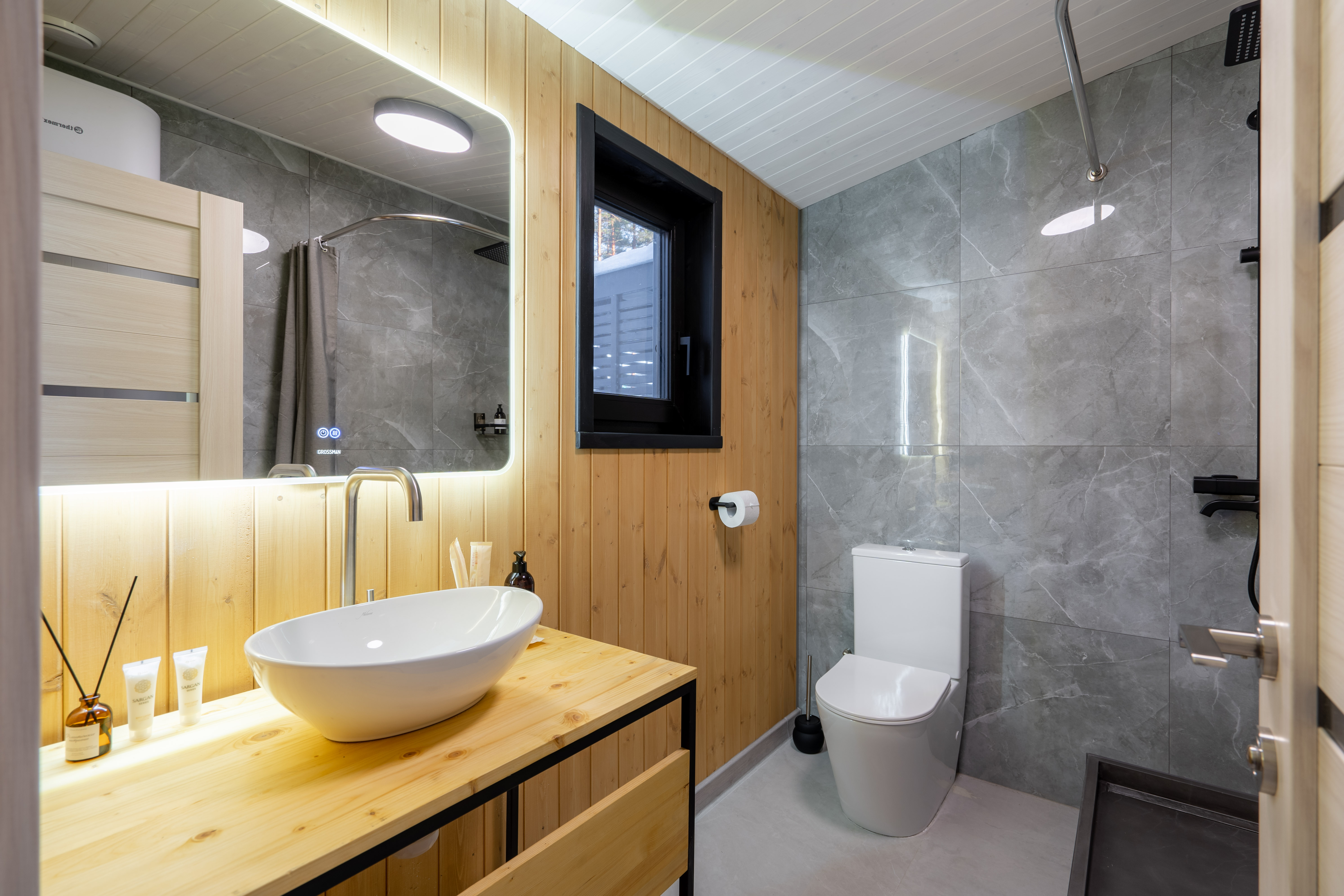 Коттедж с собственным бассейном