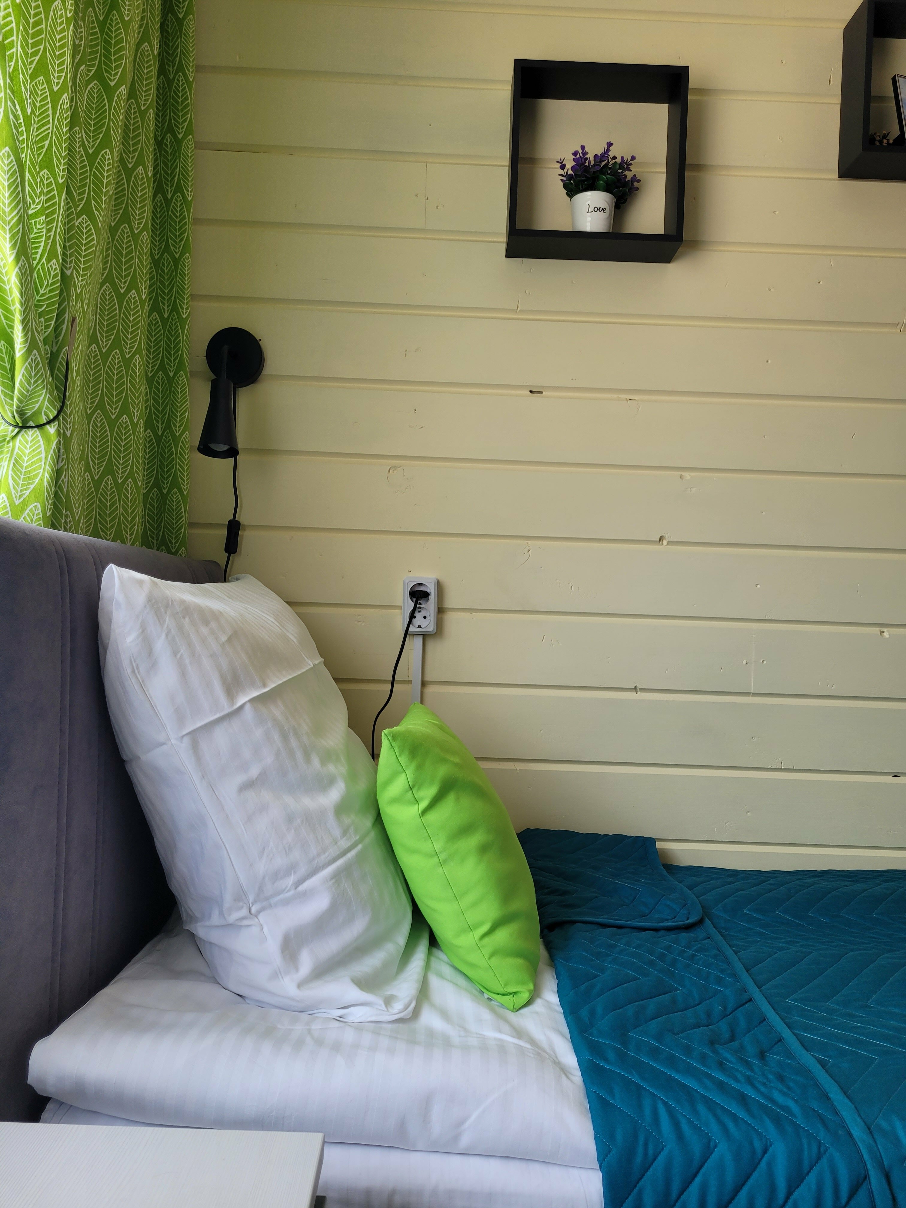 Двухместный номер с 2 отдельными кроватями и общей ванной комнатой