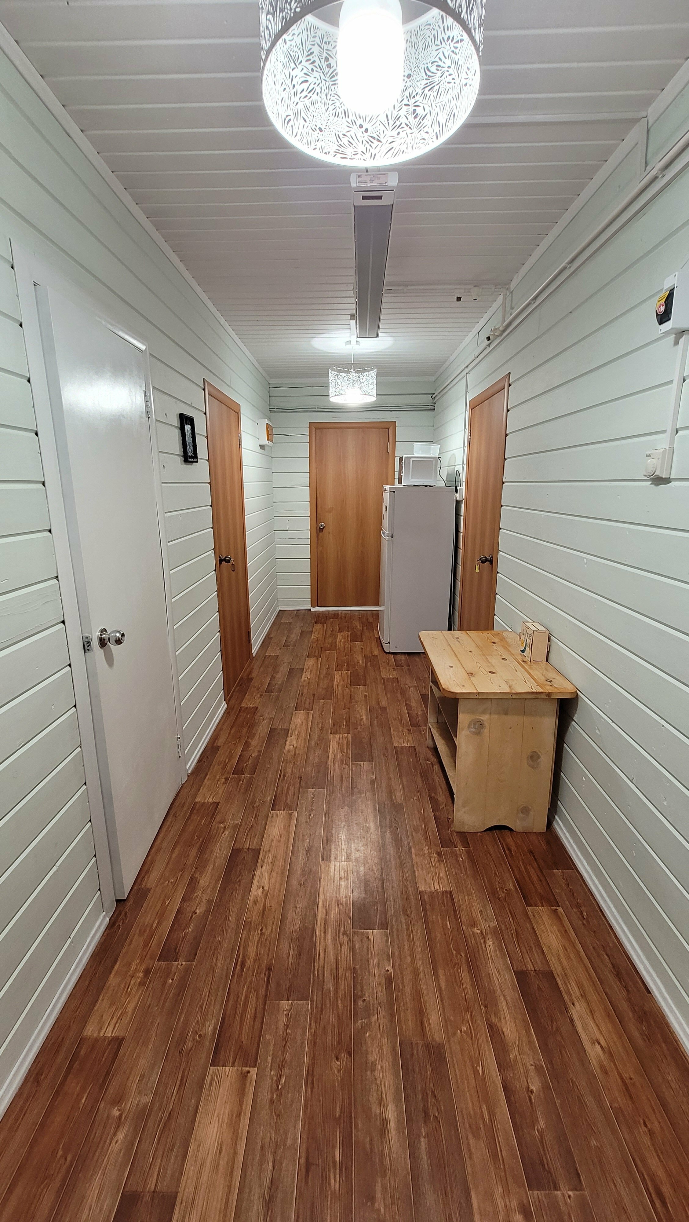 Двухместный номер с 2 отдельными кроватями и общей ванной комнатой