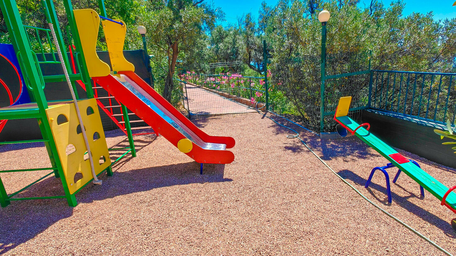 Трехместный номер Делюкс с видом на море