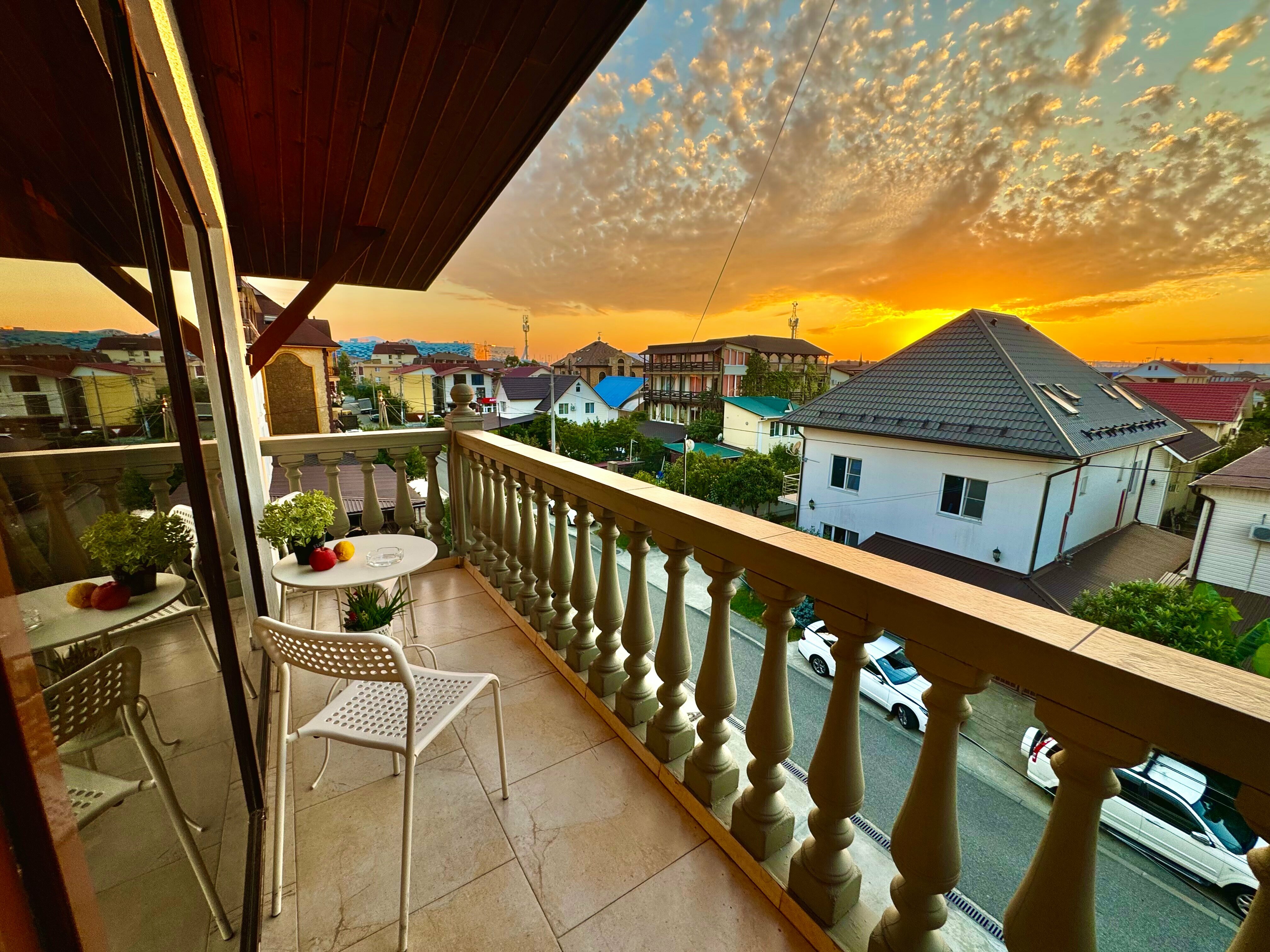 Трехместный номер с балконом