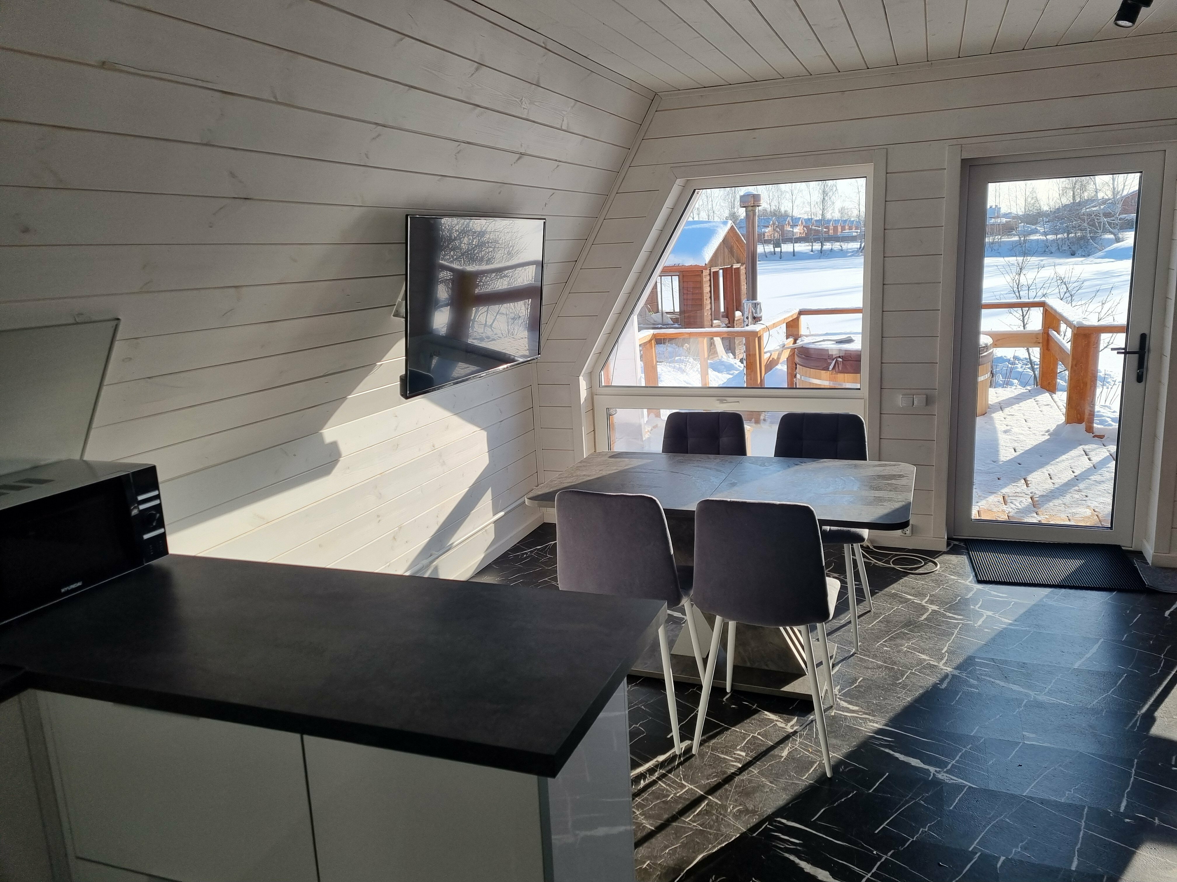 Дом с видом на озеро