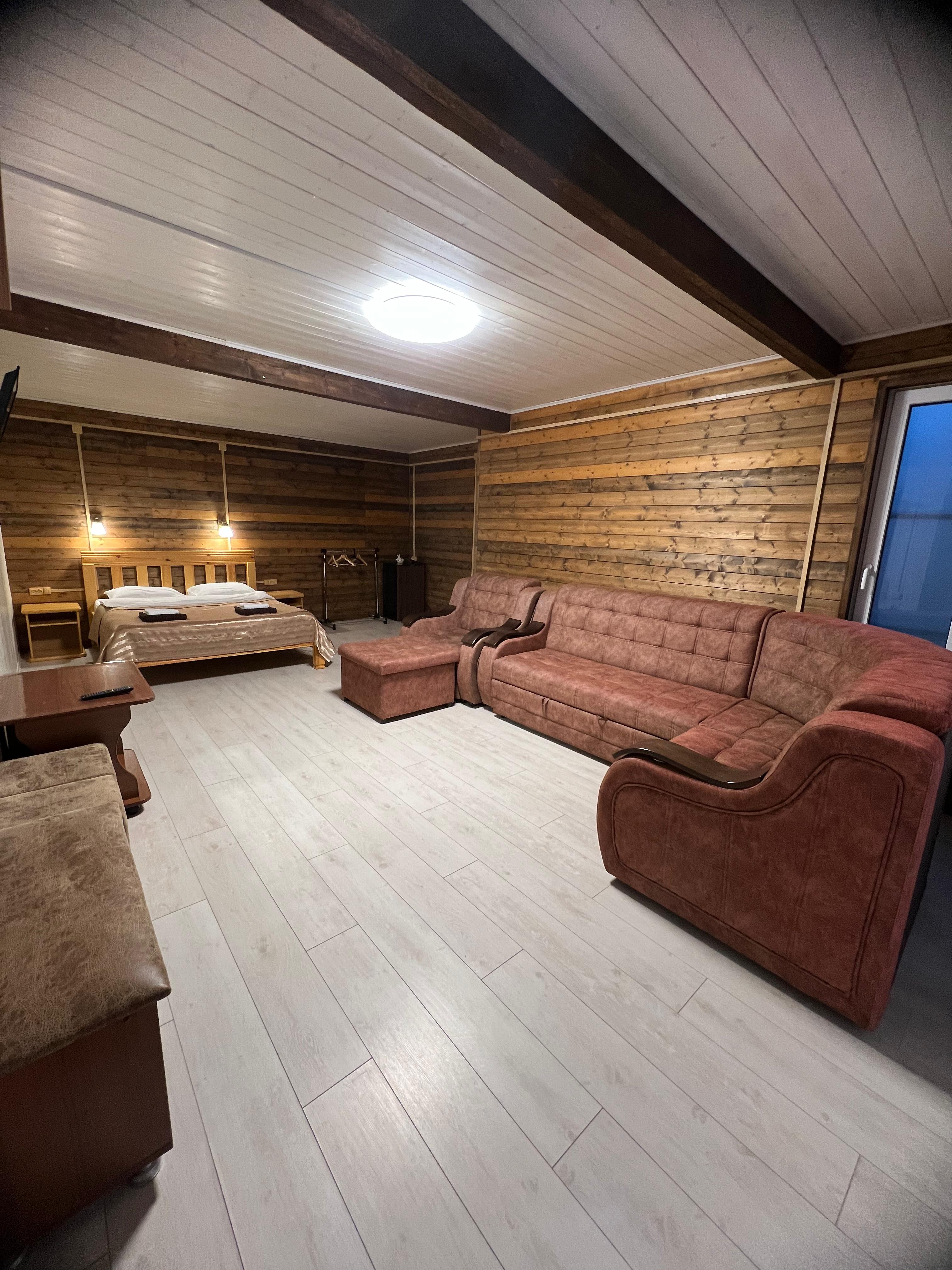 Семейный номер с видом на горы