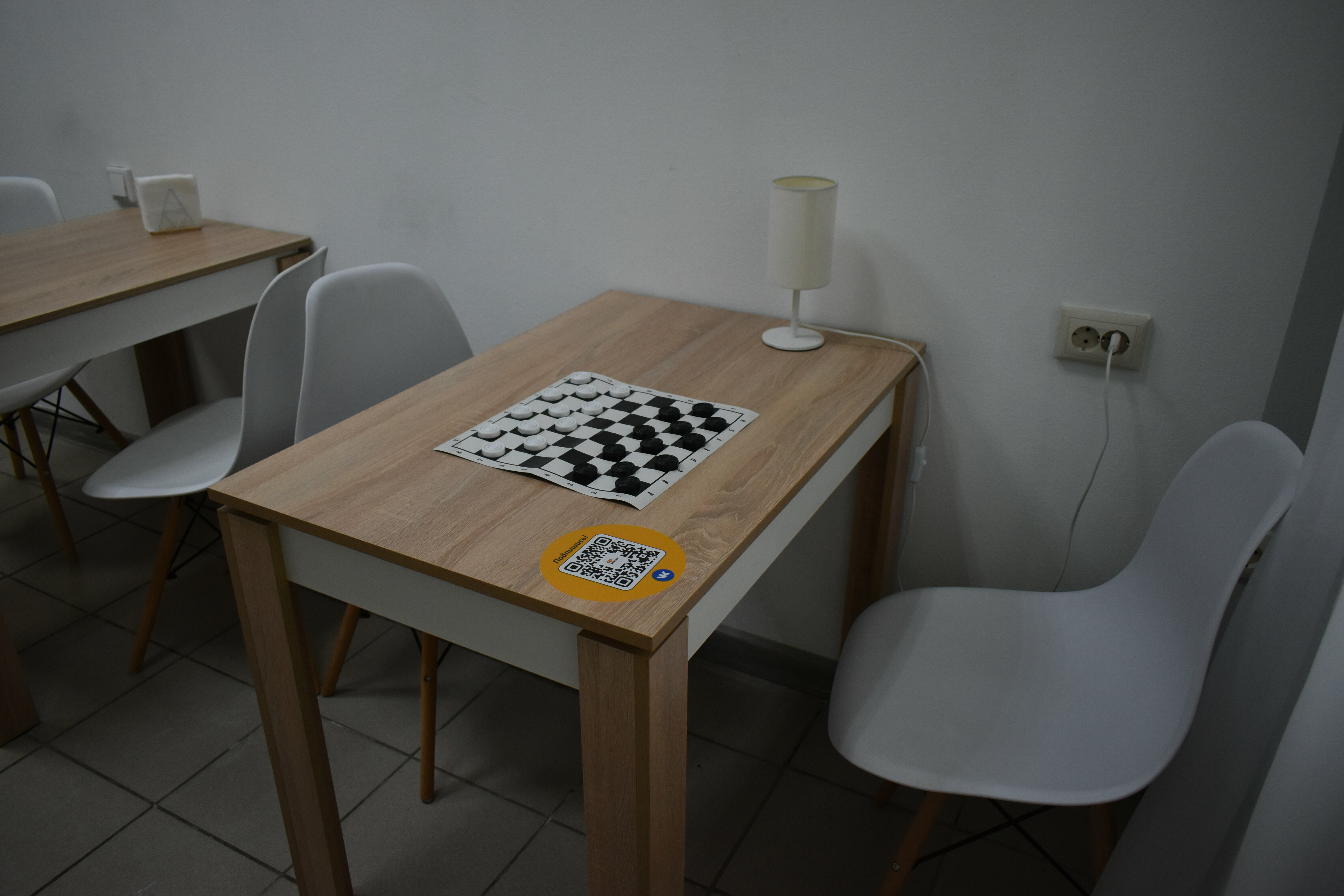 Односпальная кровать в общем мужском номере