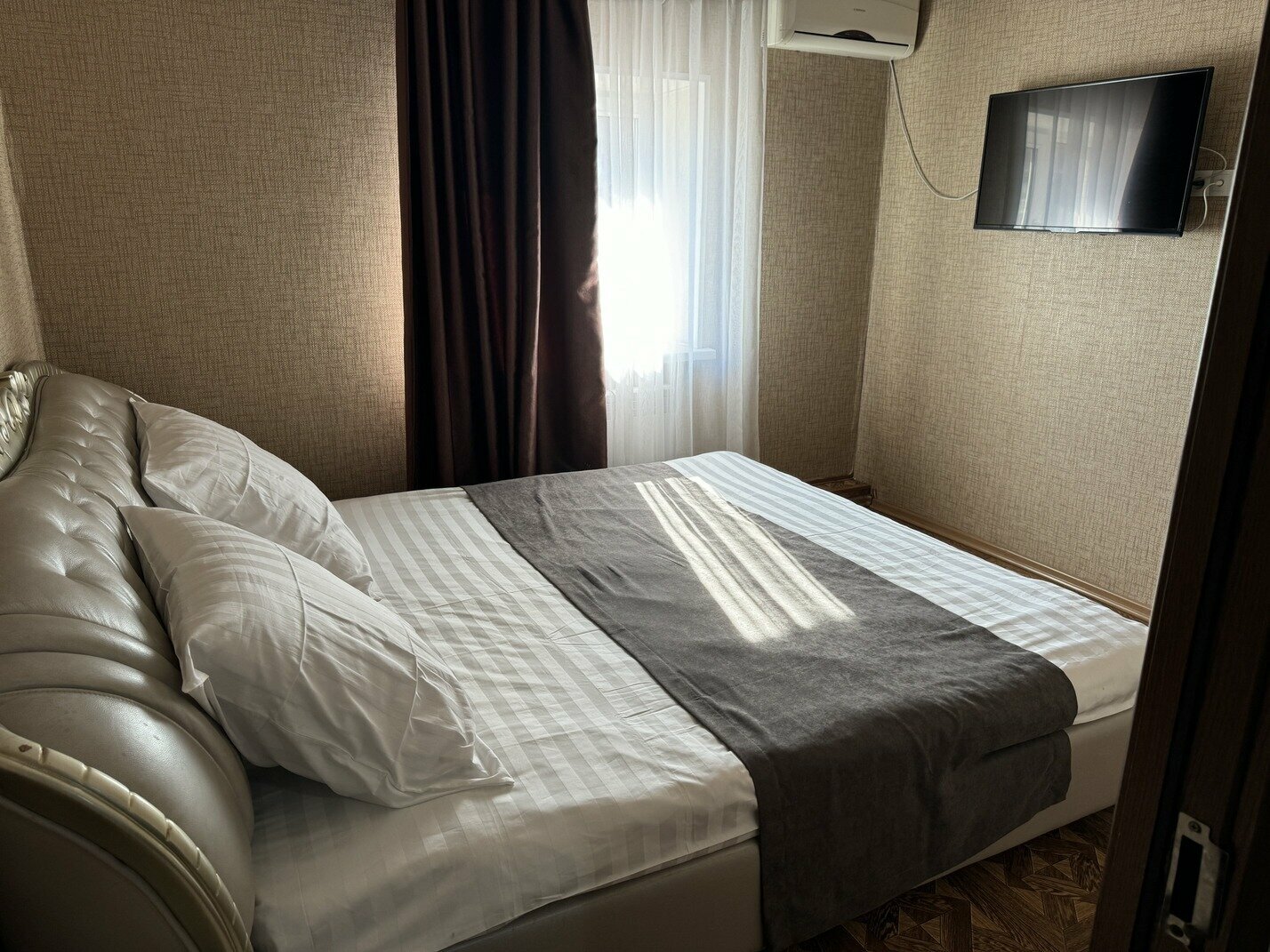 Полулюкс Делюкс