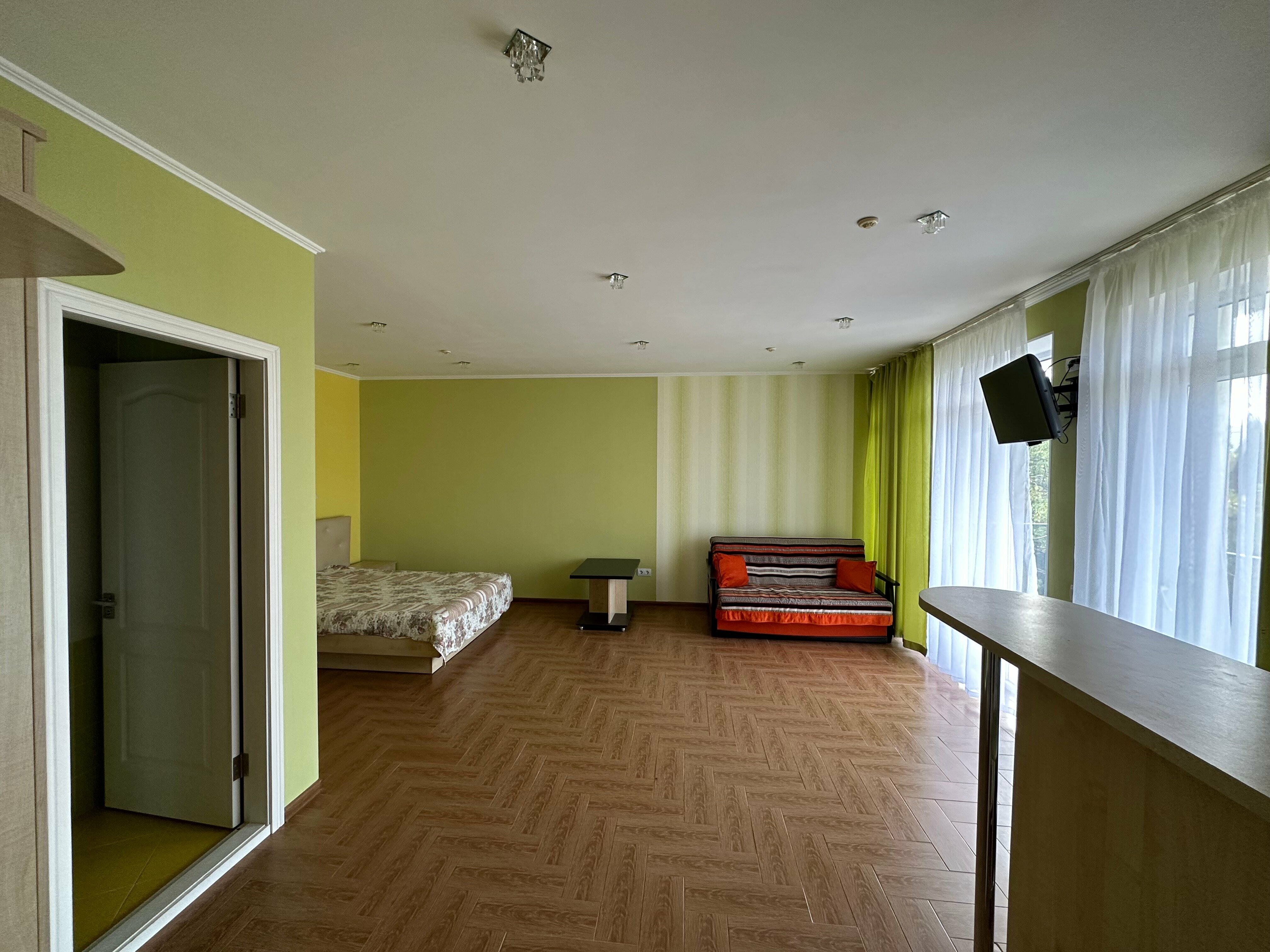 Люкс с балконом