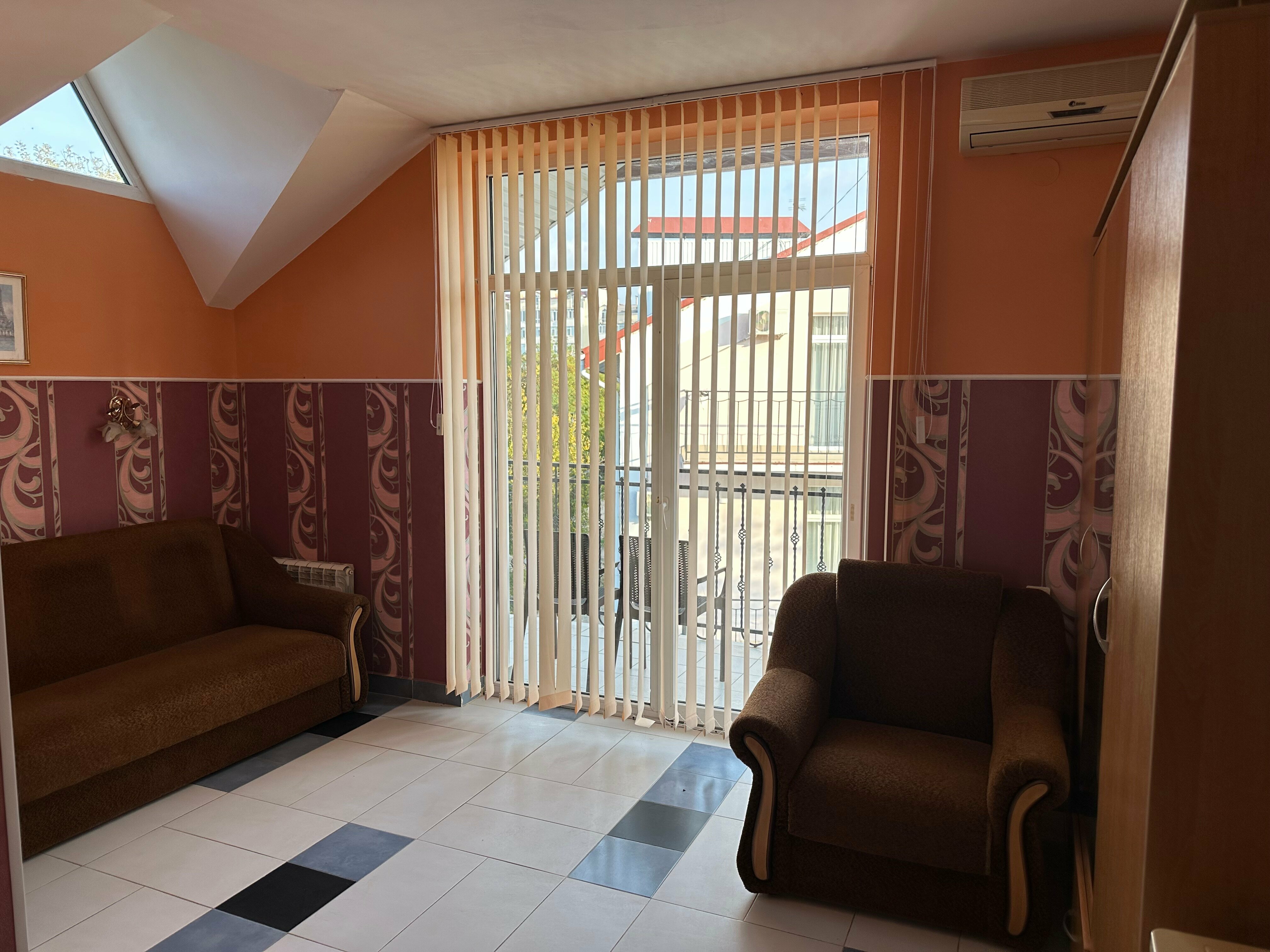 Семейный номер с балконом