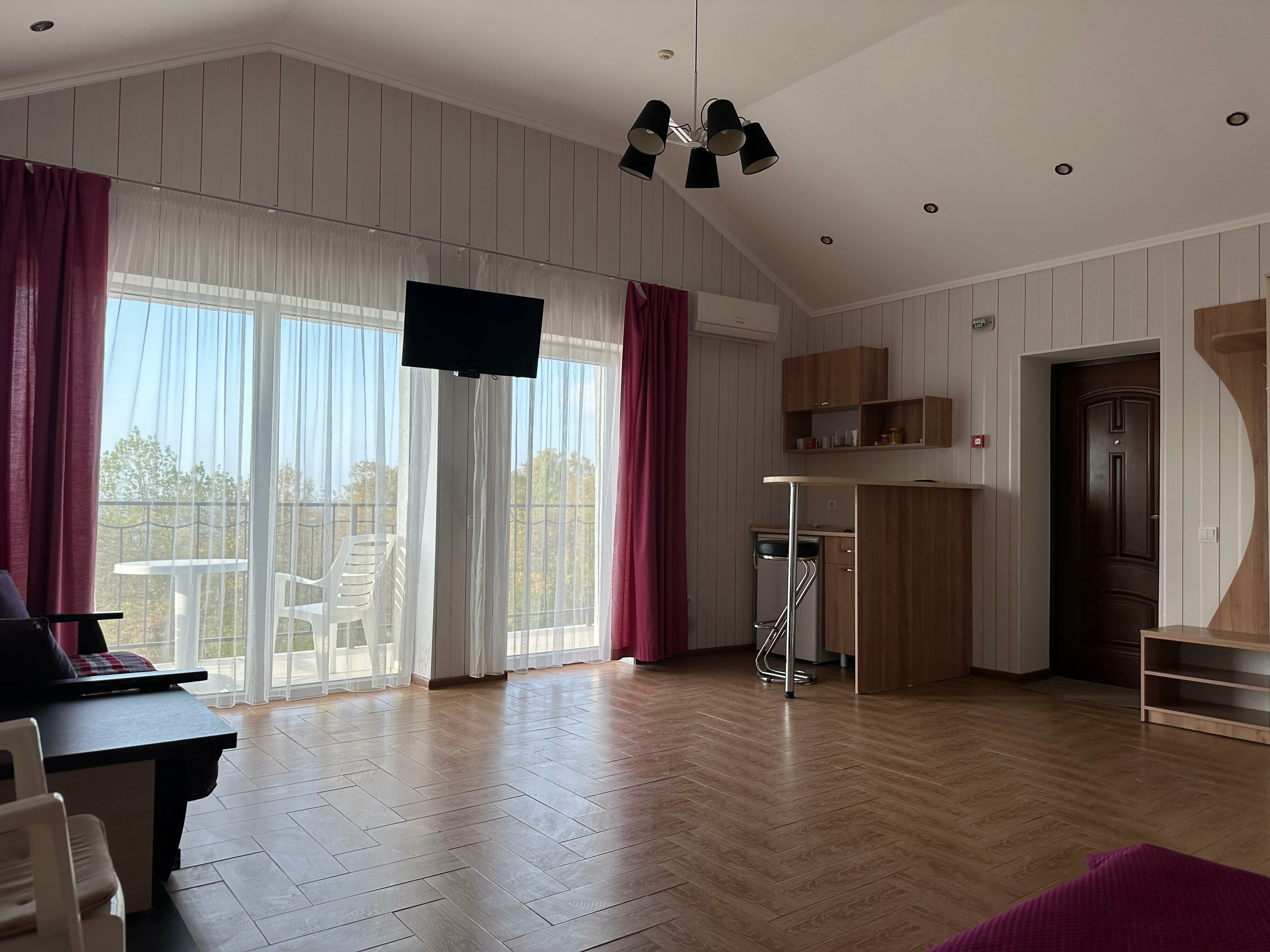 Люкс с балконом