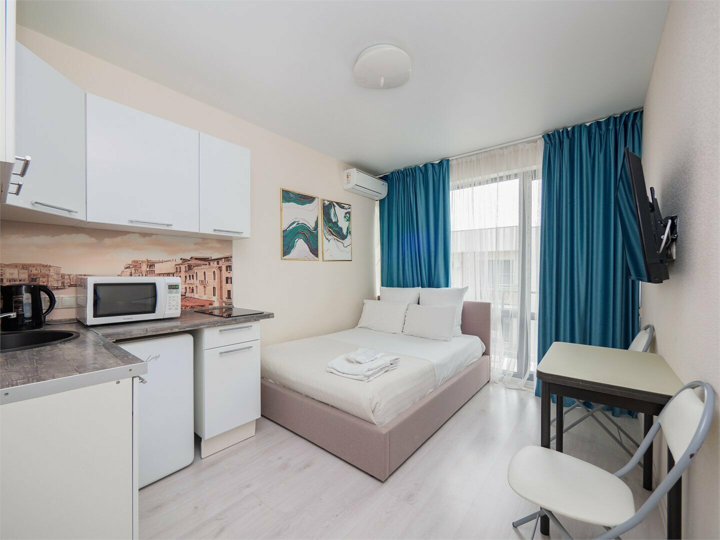 Апартаменты Студия Стандарт (24 м2, с балконом)