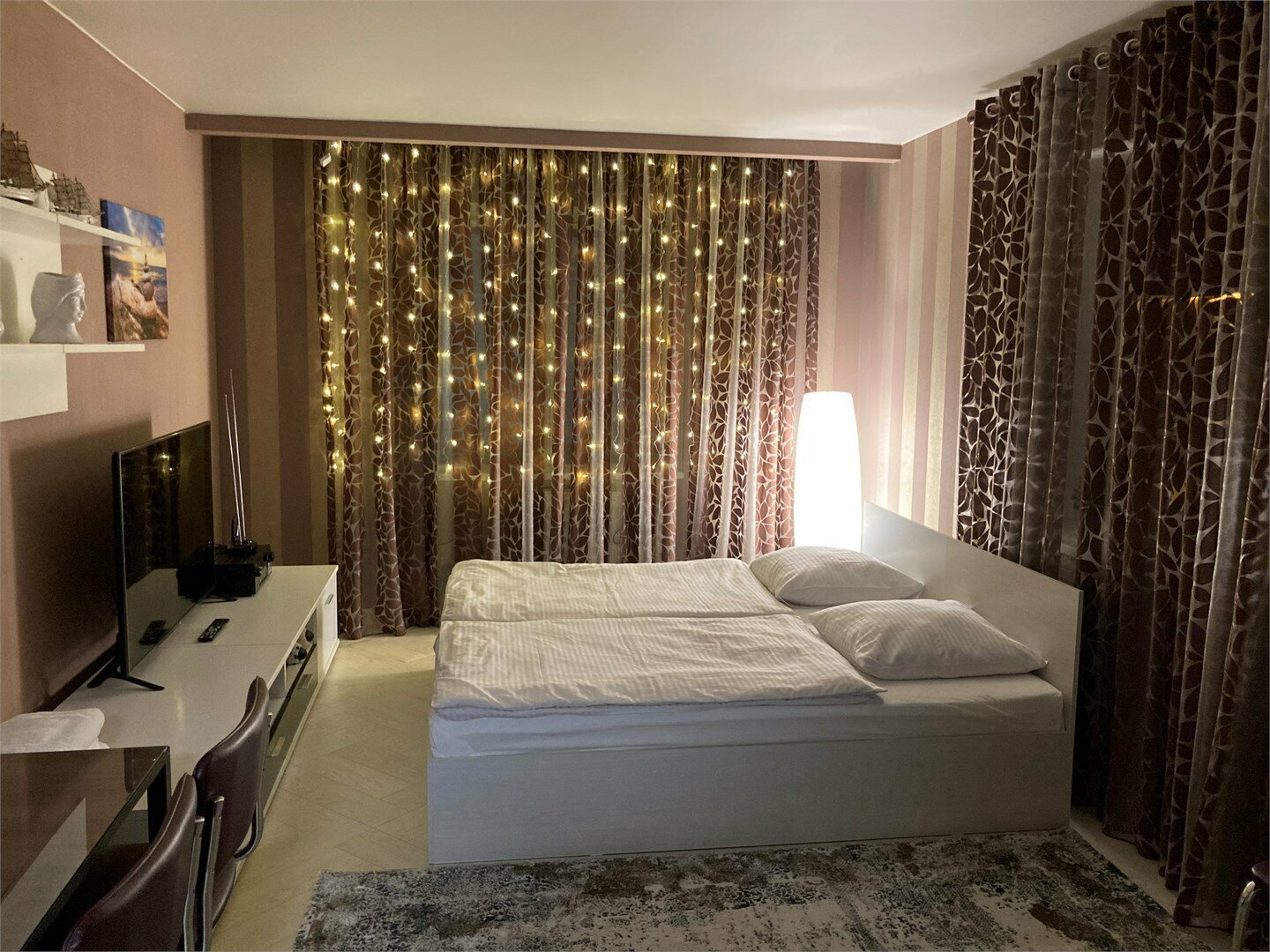 Двухместный с раздельными кроватями с санузелом вне комнаты