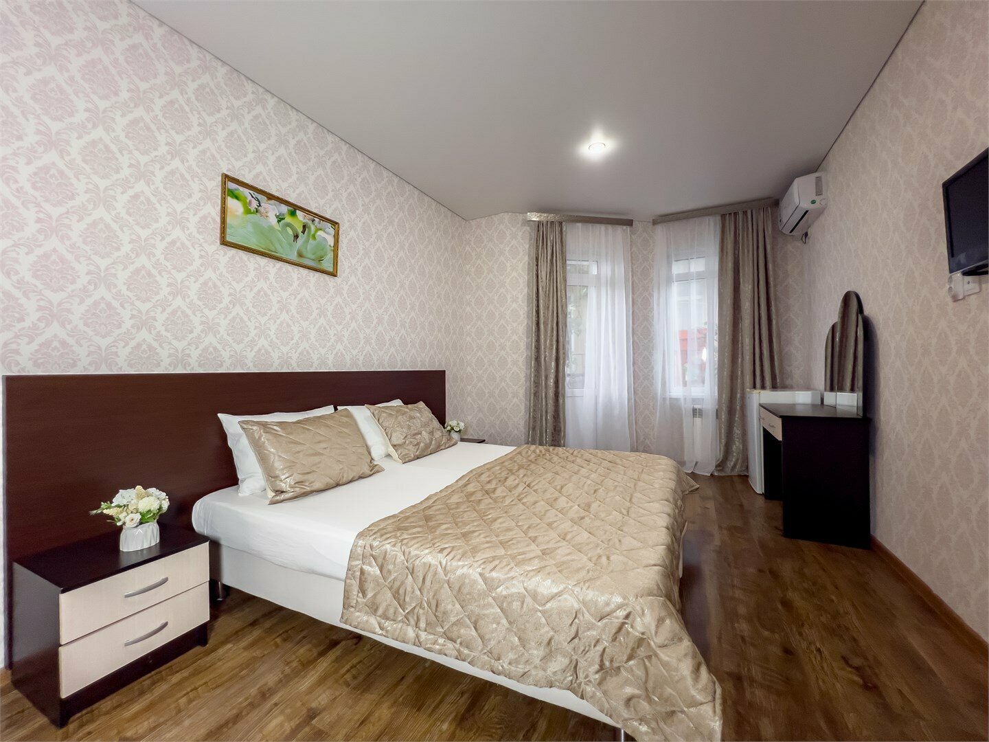 Стандарт с балконом и ванной комнатой на этаже