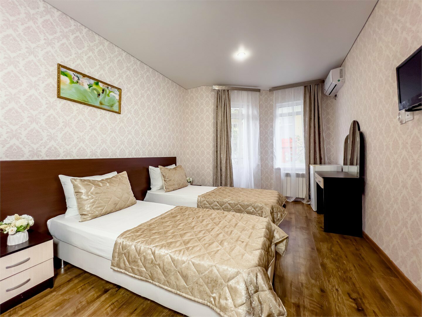 Стандарт с балконом и ванной комнатой на этаже