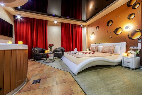 Улучшенный номер с ванной/джакузи (только для взрослых)