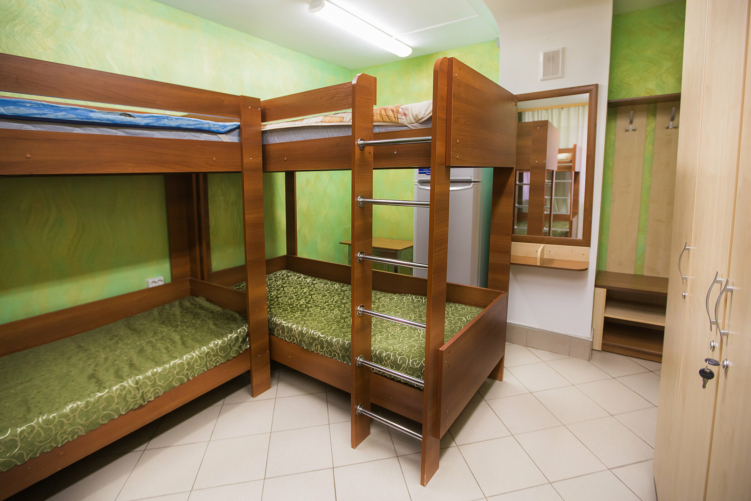 Кровать в общем 6-местном номере