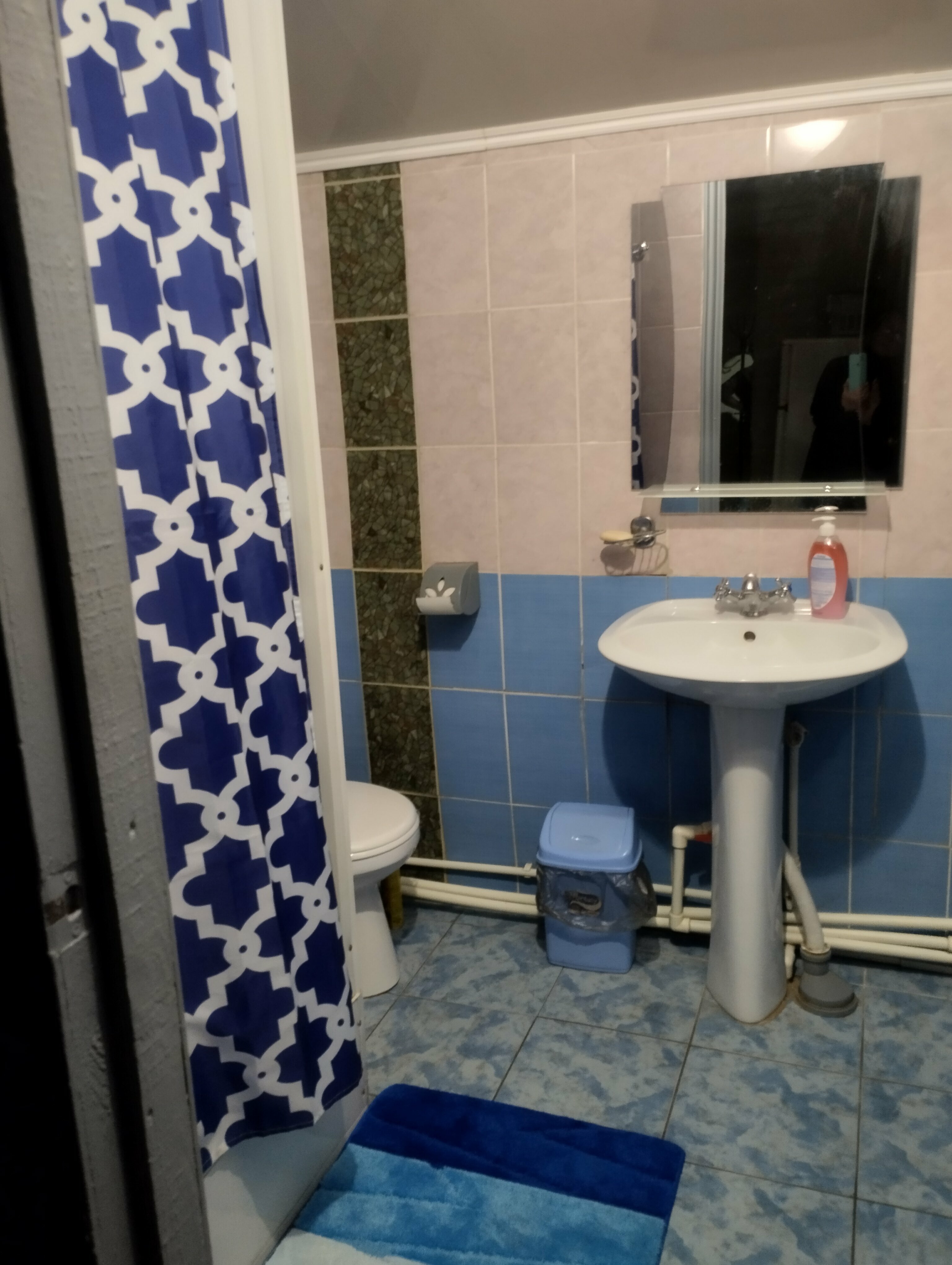 Стандартный номер с 2 односпальными кроватями и диваном