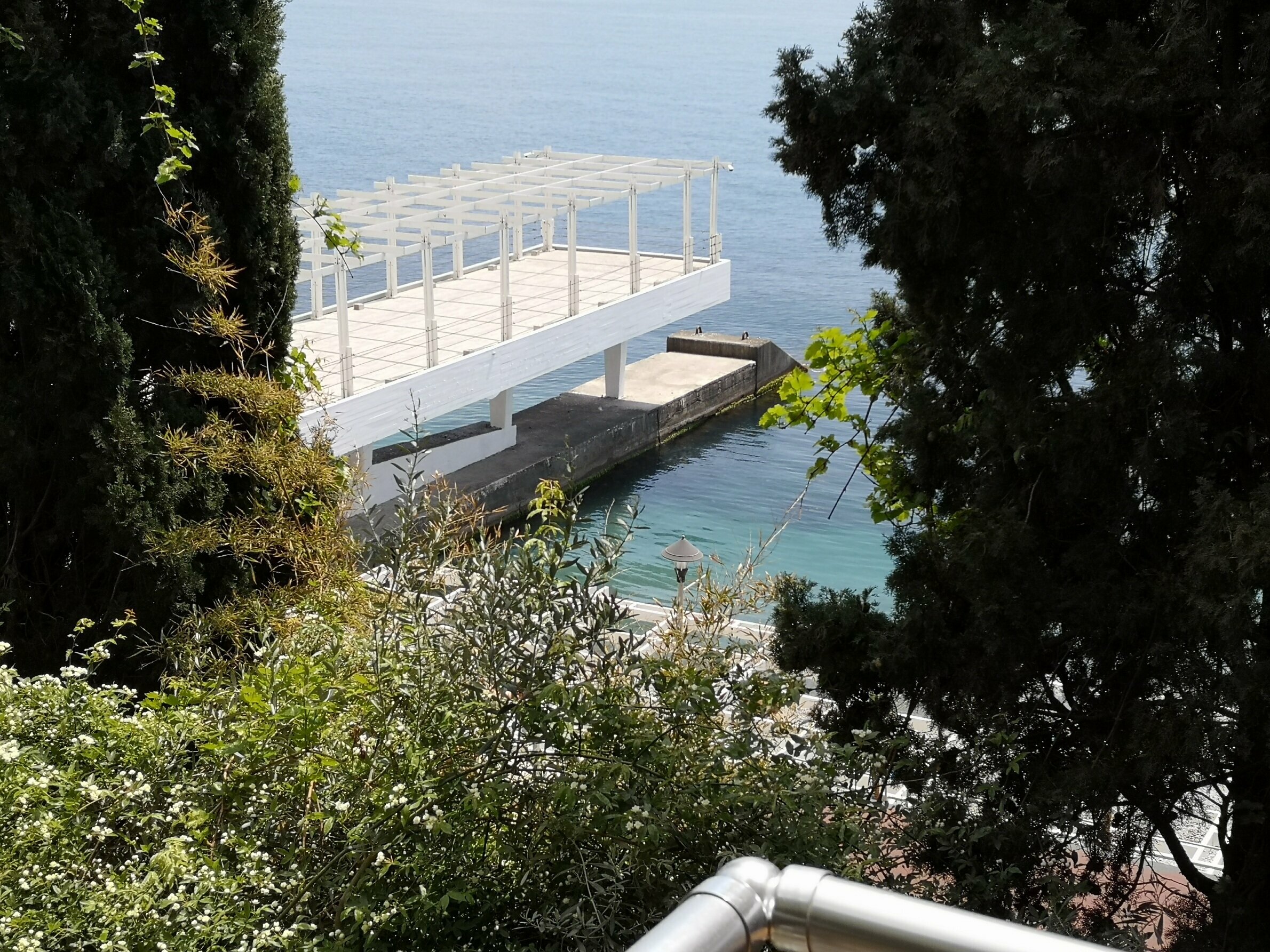 Трехместный номер с балконом