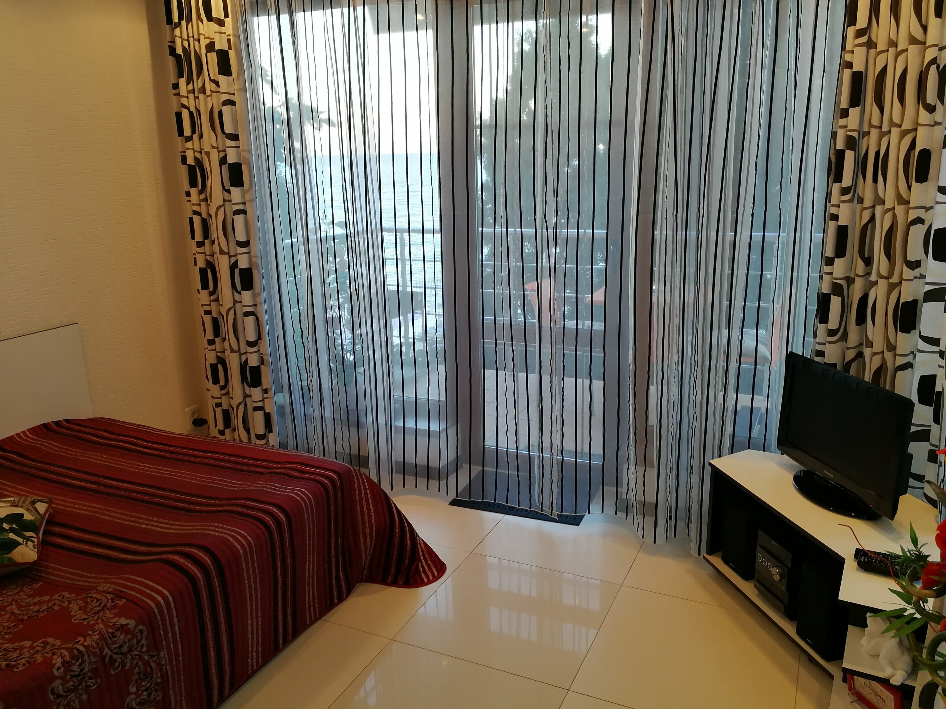 Семейный номер с видом на море