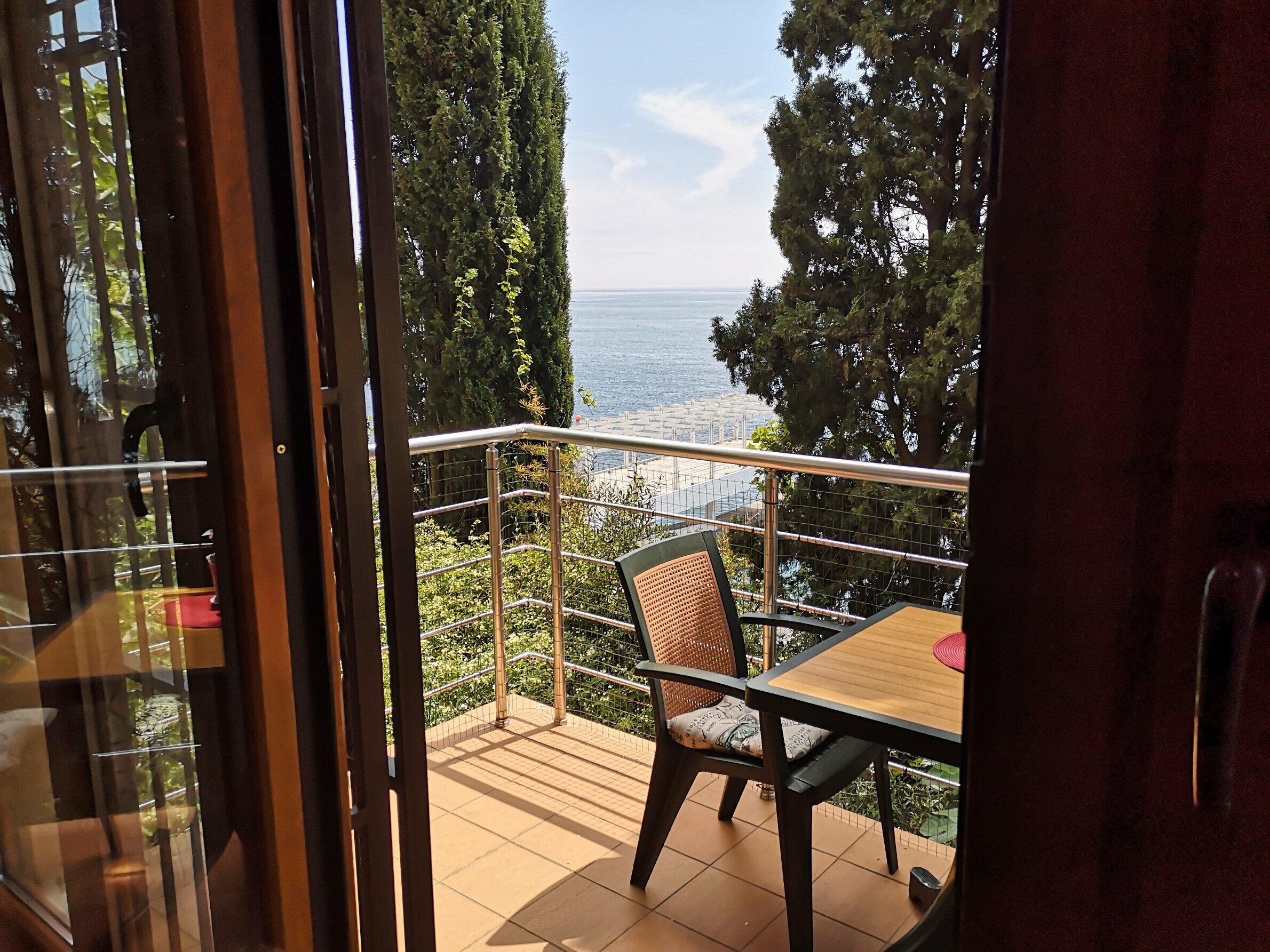 Трехместный номер с балконом