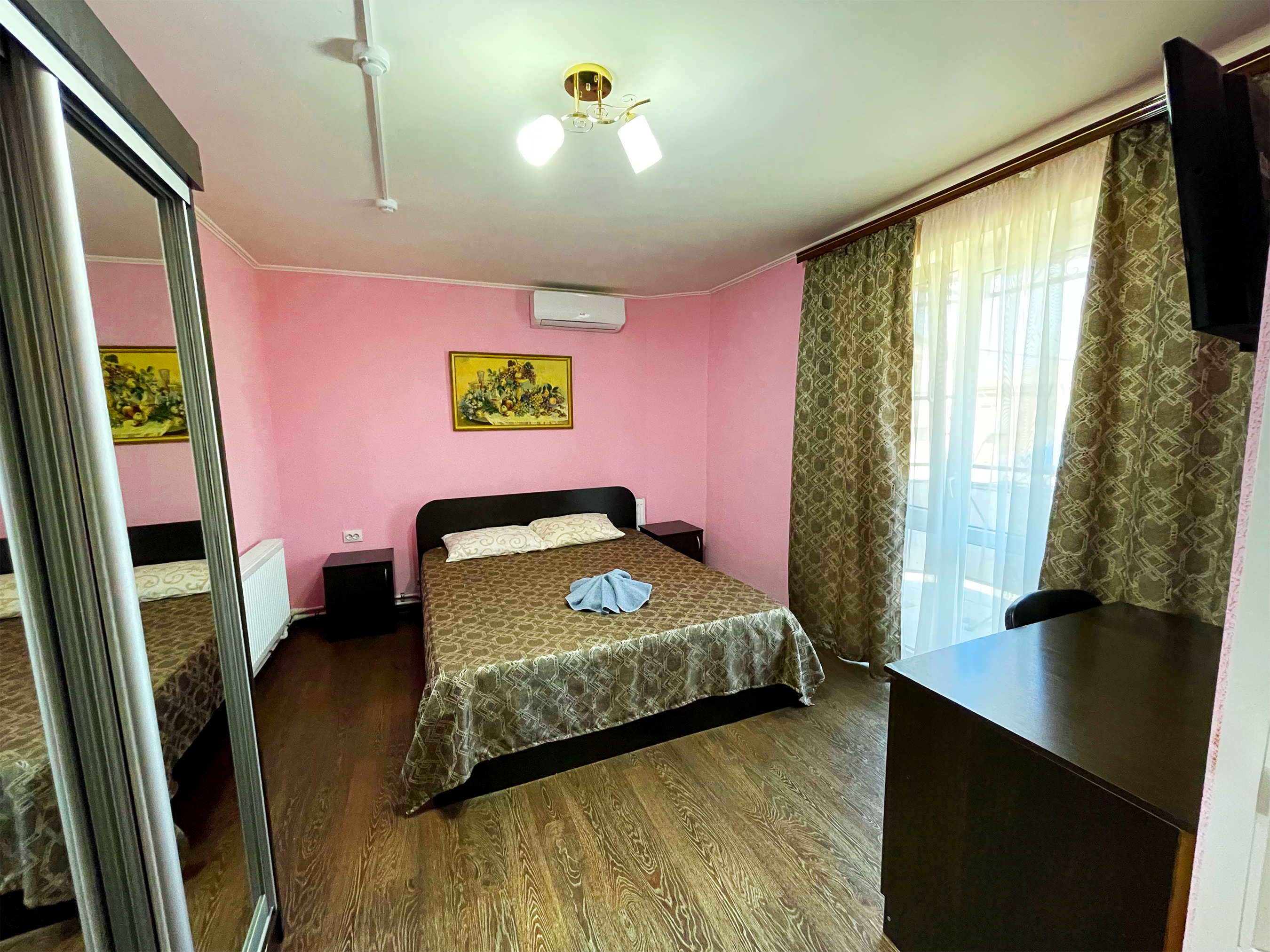Двухместный номер с 1 кроватью и балконом