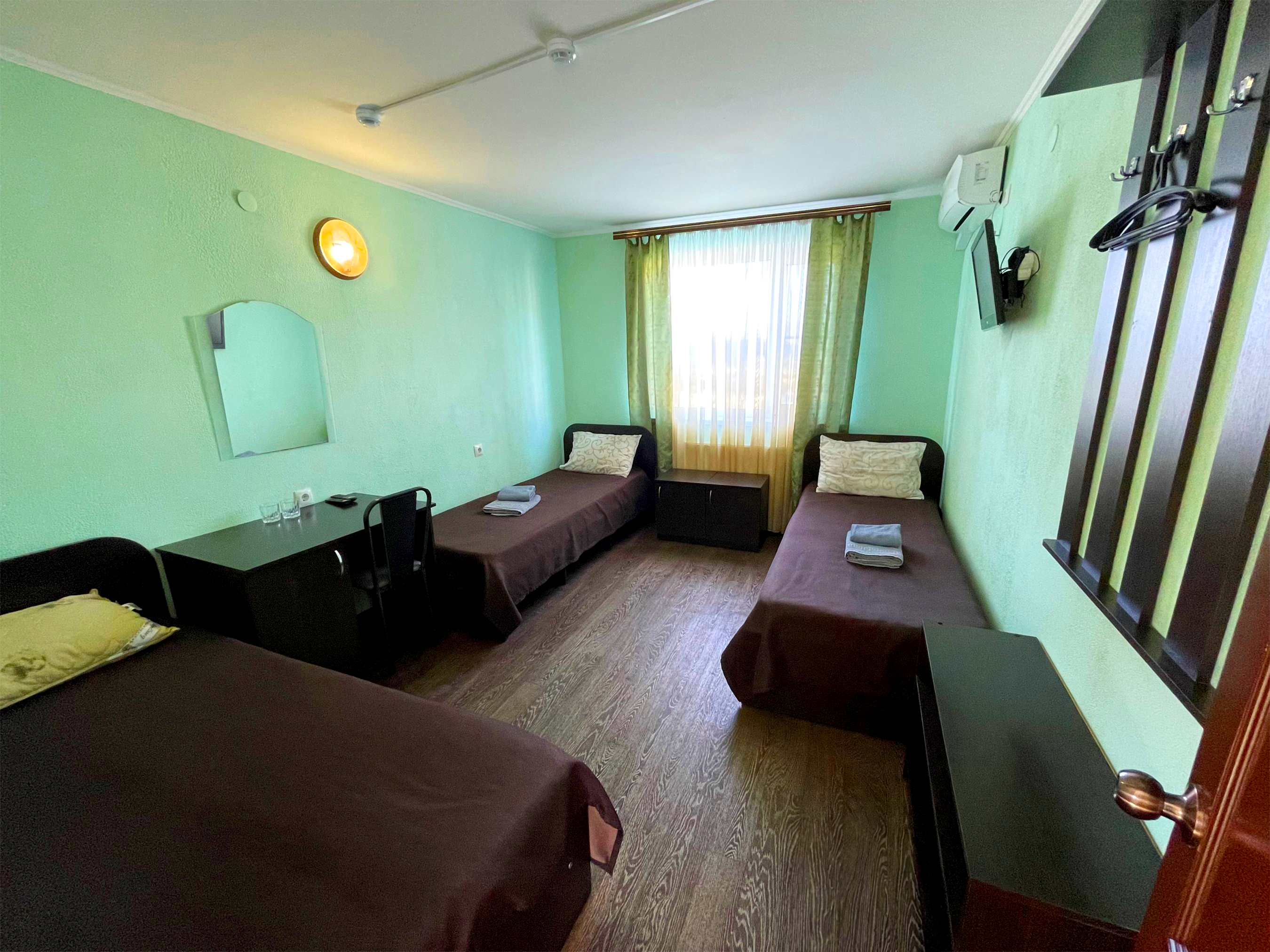 Бюджетный трехместный номер