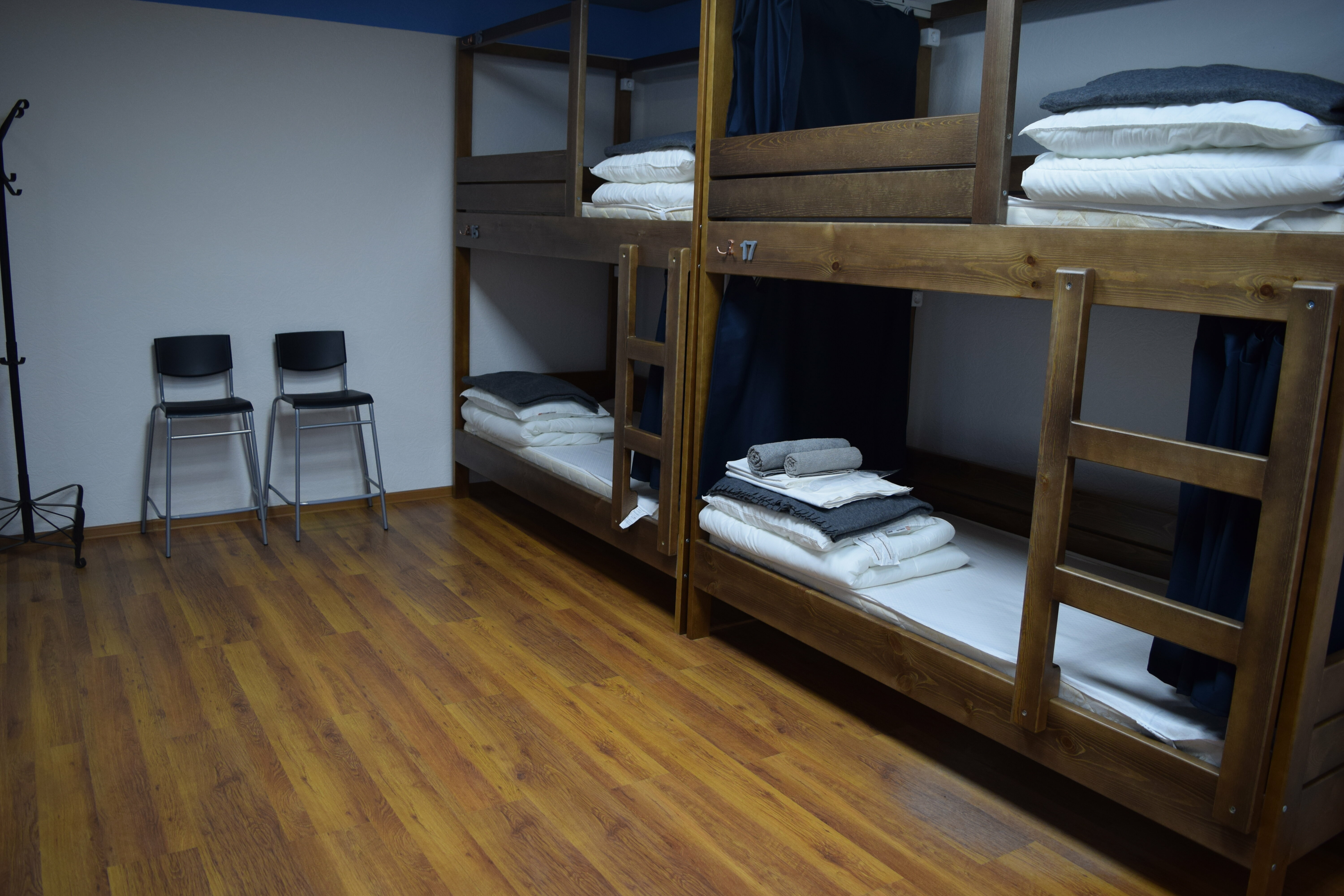 Кровать в общем 7-местном номере для мужчин и женщин